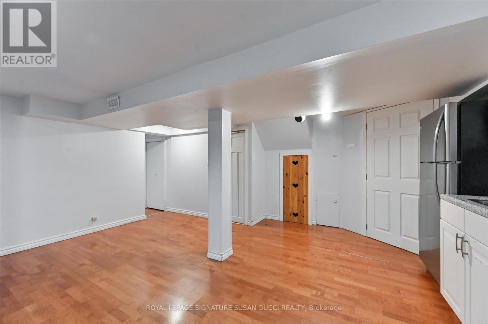 90 Meighen Avenue, Toronto, Ontario  M4B 2H7 - Photo 21 - E12563252