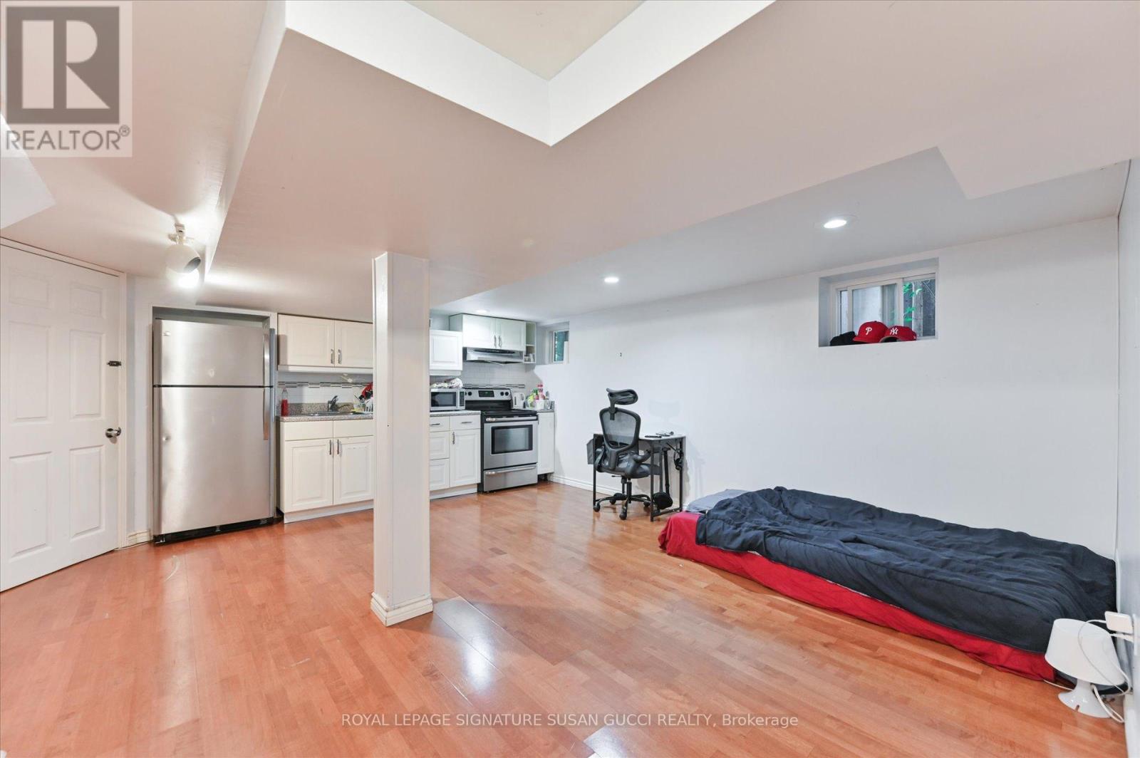 90 Meighen Avenue, Toronto, Ontario  M4B 2H7 - Photo 23 - E12563252