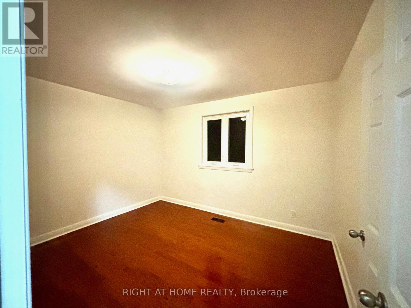 130 Cultra Square, Toronto, Ontario  M1E 2E3 - Photo 4 - E12563312