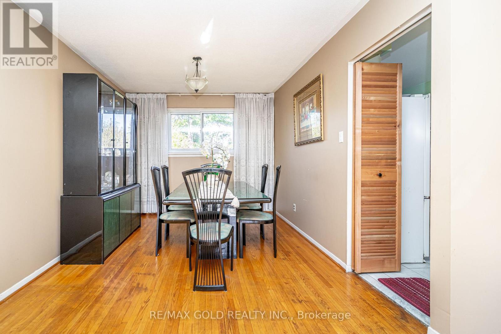 61 Deerfield Crescent, Brampton, Ontario L6T 1K8 - Photo 12 - W12562044