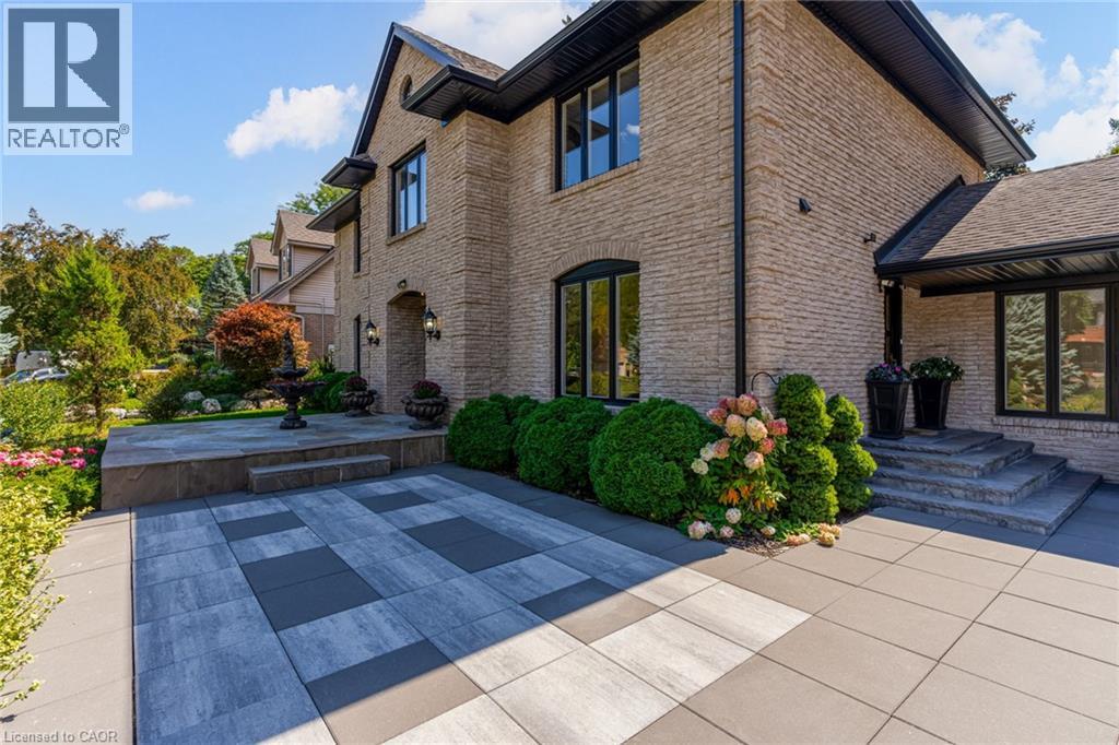 28 Stonegate Drive, Hamilton, Ontario  L9G 3R7 - Photo 4 - 40789544