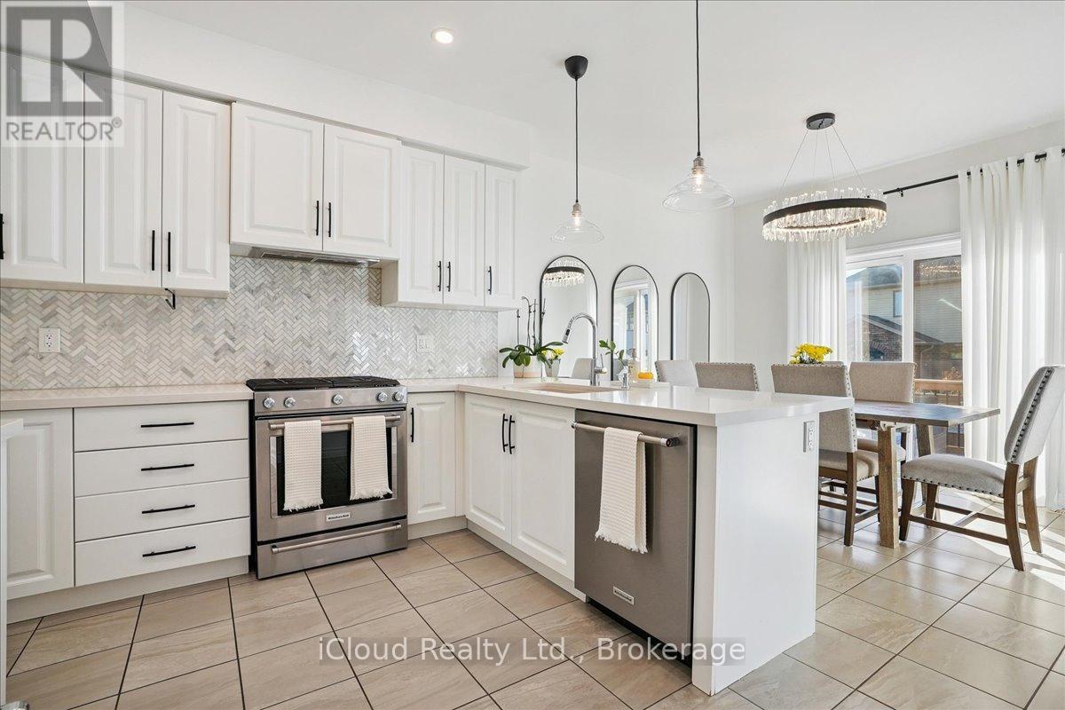 136 Dunrobin Lane, Grimsby, Ontario  L3M 0H4 - Photo 13 - X12508996