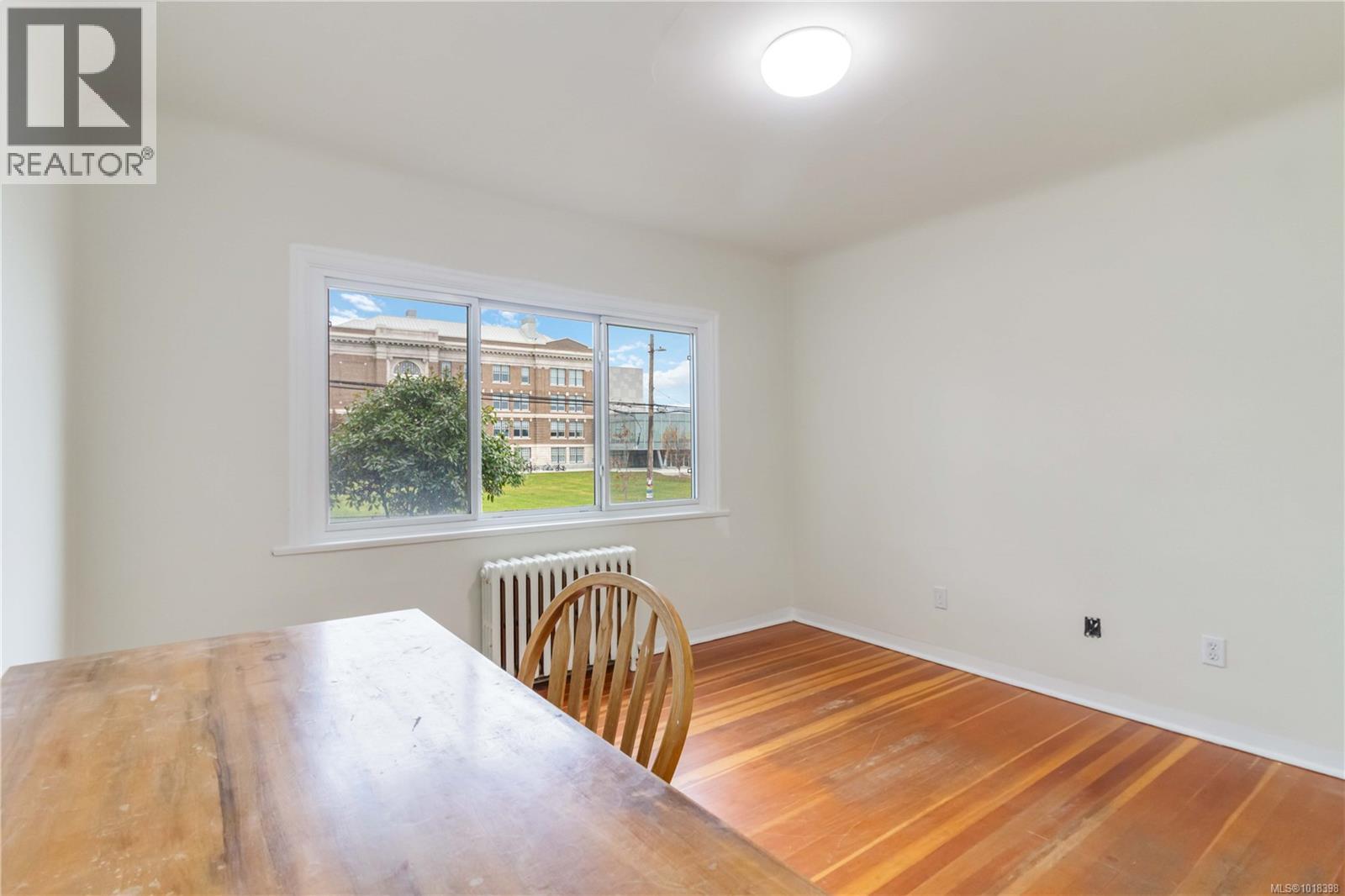 1835 Fernwood Rd, Victoria, British Columbia  V8T 2Y5 - Photo 22 - 1018398