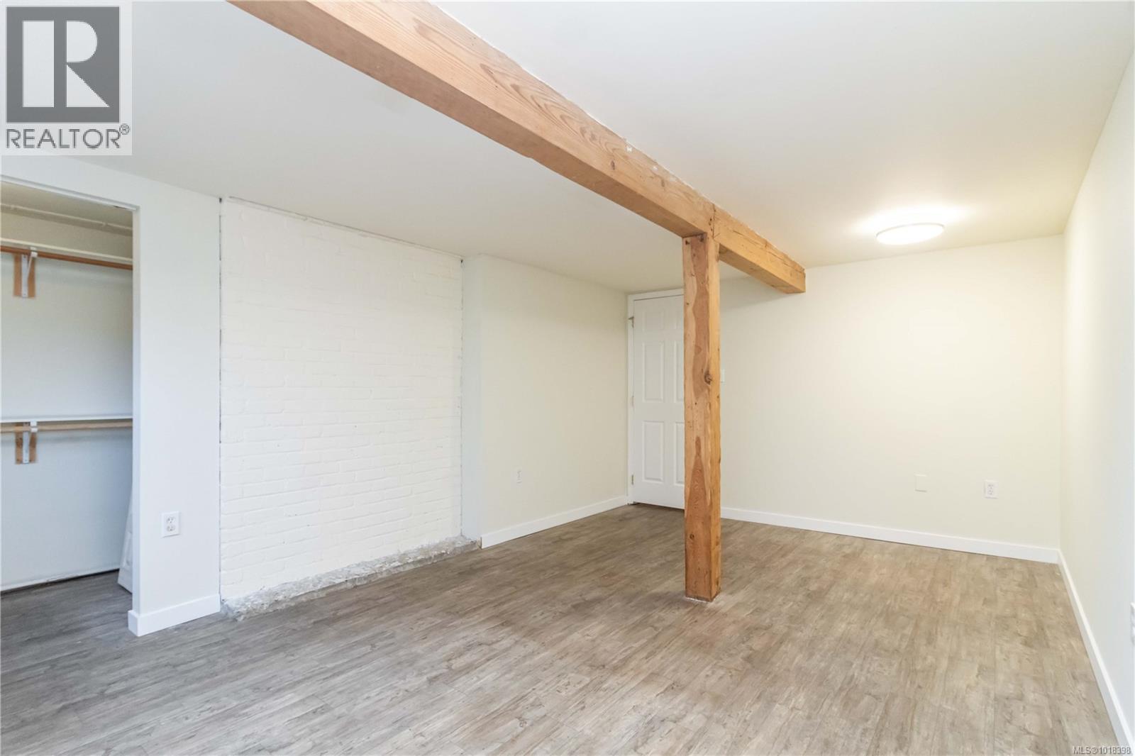 1835 Fernwood Rd, Victoria, British Columbia  V8T 2Y5 - Photo 39 - 1018398