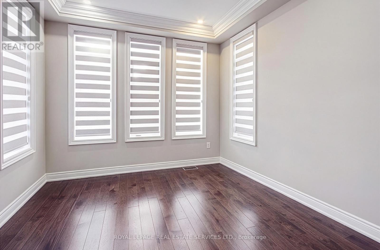 135 Zachary Crescent, Oakville, Ontario  L6H 0W1 - Photo 11 - W12559574