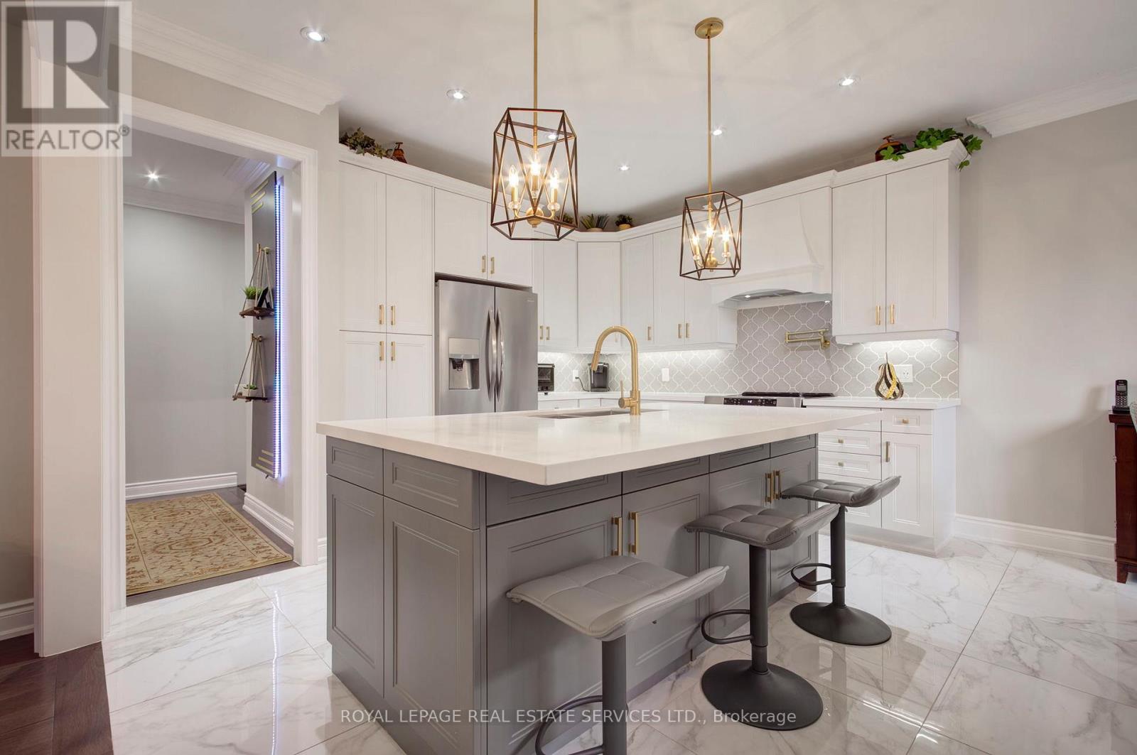 135 Zachary Crescent, Oakville, Ontario  L6H 0W1 - Photo 19 - W12559574