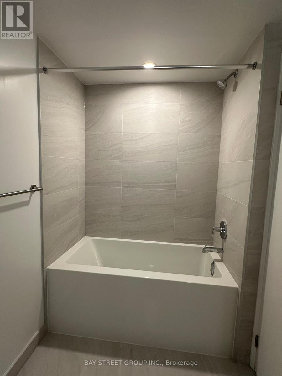 3211 - 4015 The Exchange Street, Mississauga, Ontario  L5B 0N9 - Photo 16 - W12561202