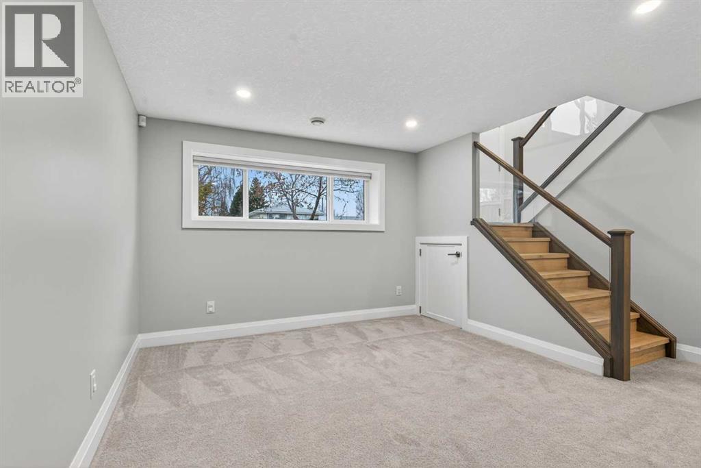 3704 58 Avenue Sw, Calgary, Alberta  T3E 5H6 - Photo 31 - A2270110