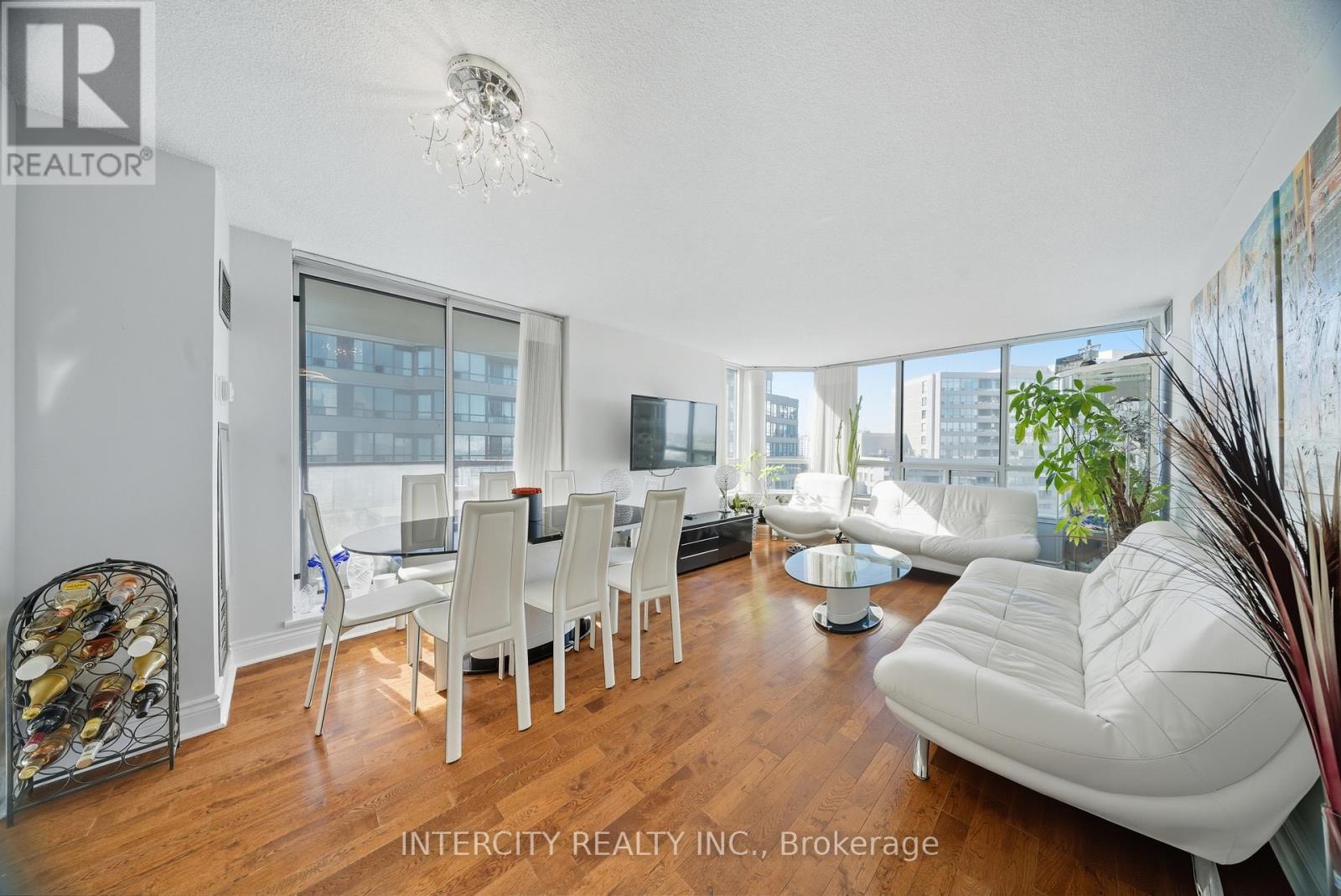 Ph208 - 81 Townsgate Drive, Vaughan, Ontario  L4J 8E6 - Photo 10 - N12563248