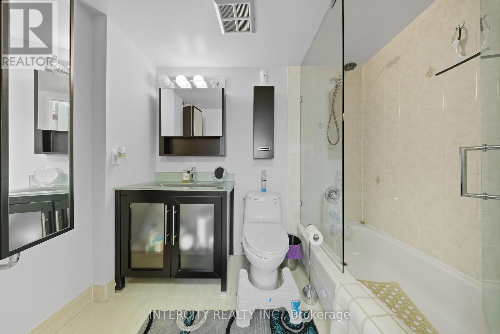 Ph208 - 81 Townsgate Drive, Vaughan, Ontario  L4J 8E6 - Photo 18 - N12563248