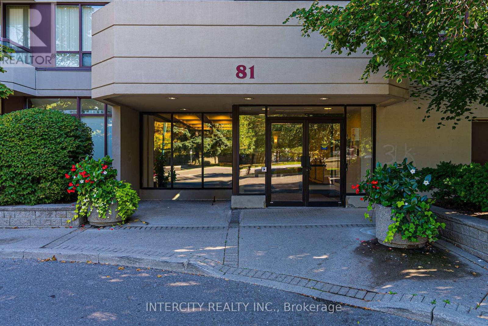 Ph208 - 81 Townsgate Drive, Vaughan, Ontario  L4J 8E6 - Photo 3 - N12563248