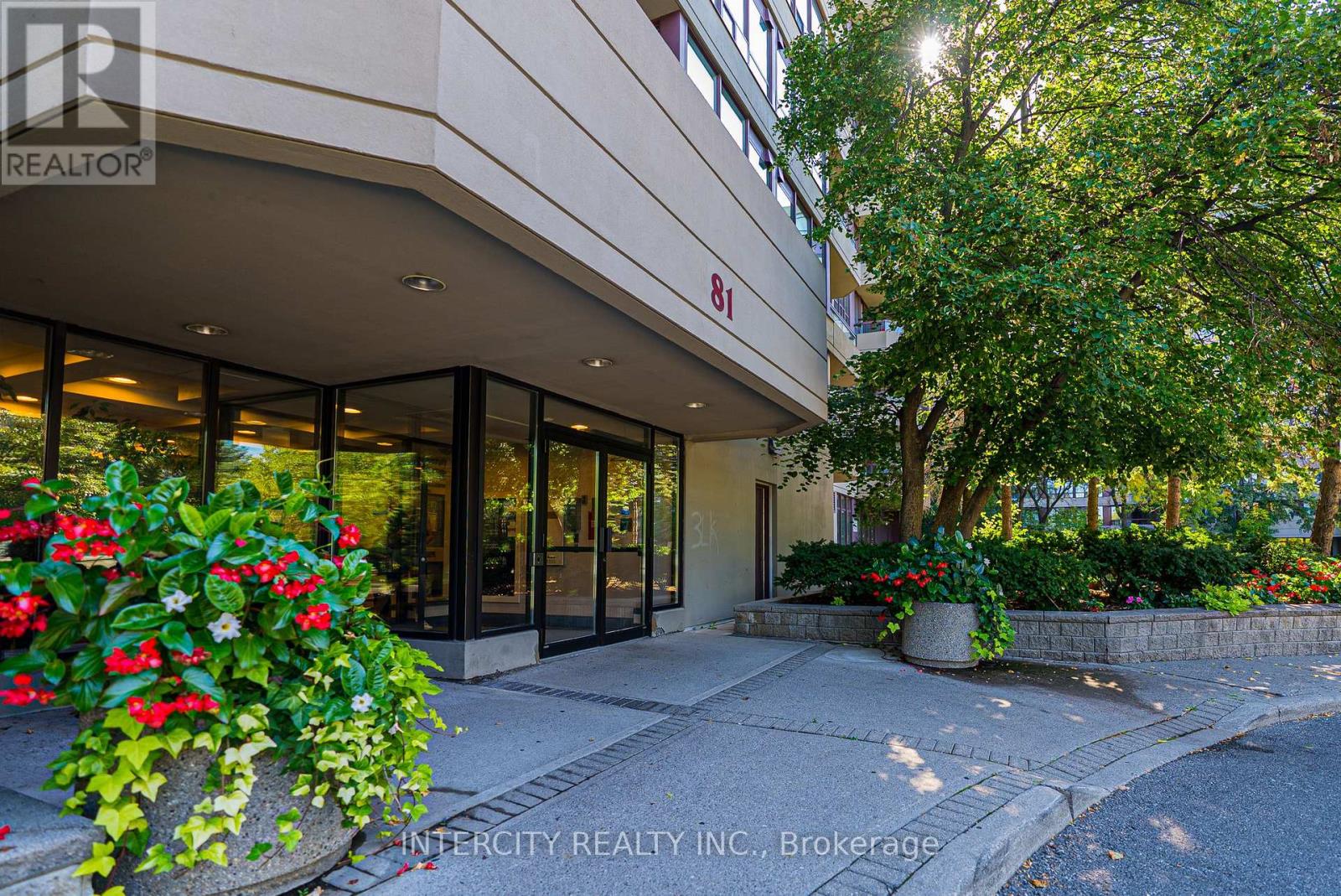 Ph208 - 81 Townsgate Drive, Vaughan, Ontario  L4J 8E6 - Photo 4 - N12563248