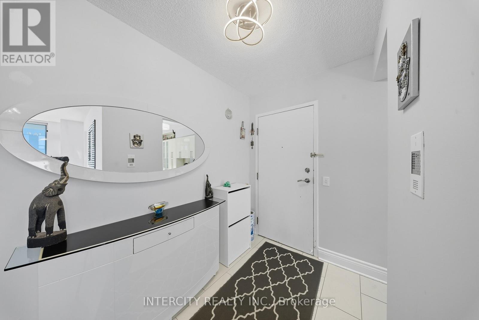 Ph208 - 81 Townsgate Drive, Vaughan, Ontario  L4J 8E6 - Photo 6 - N12563248