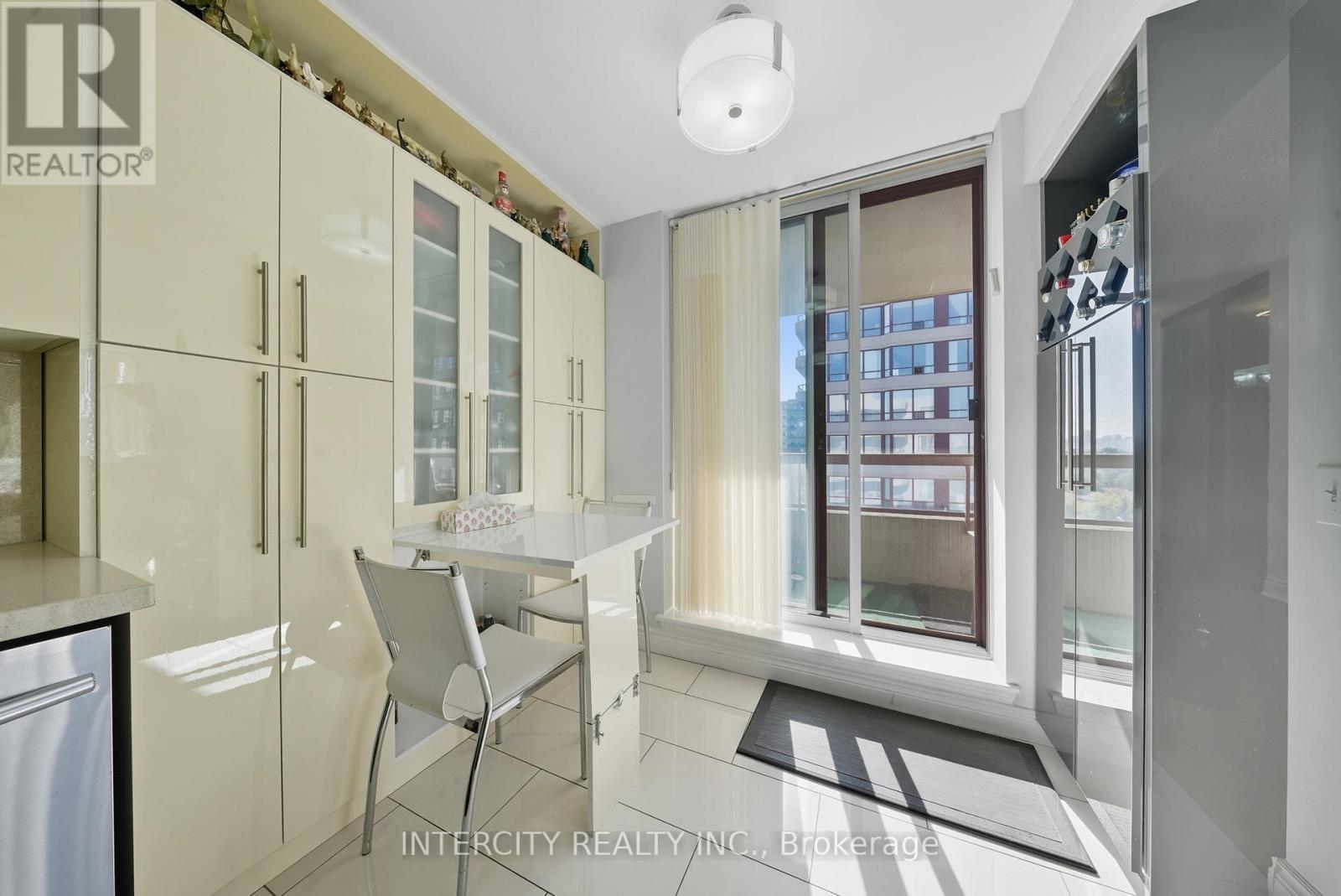 Ph208 - 81 Townsgate Drive, Vaughan, Ontario  L4J 8E6 - Photo 9 - N12563248