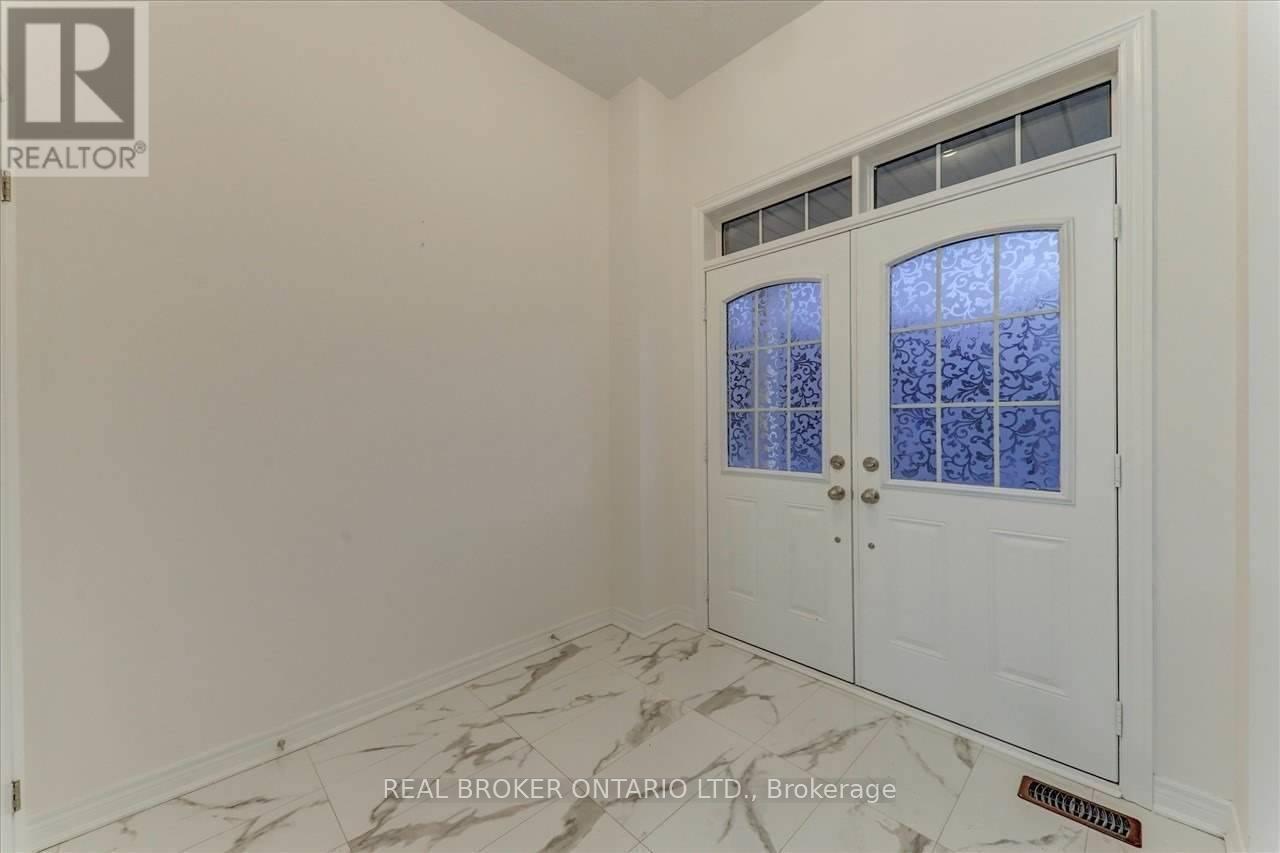 91 Titan Trail, Markham, Ontario  L3S 0E4 - Photo 2 - N12563254