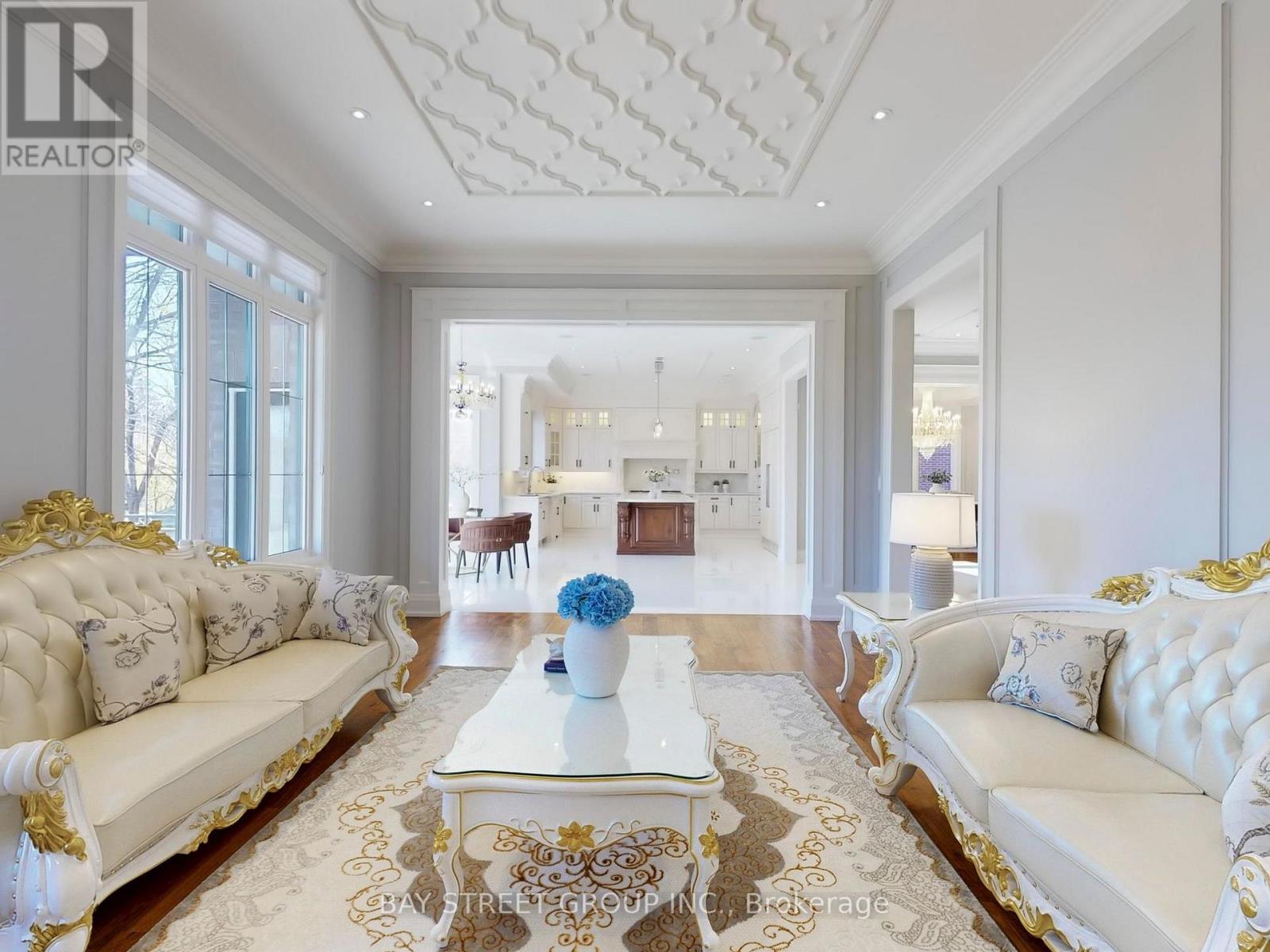 3 Claridge Drive, Richmond Hill, Ontario  L4C 6G8 - Photo 11 - N12563286