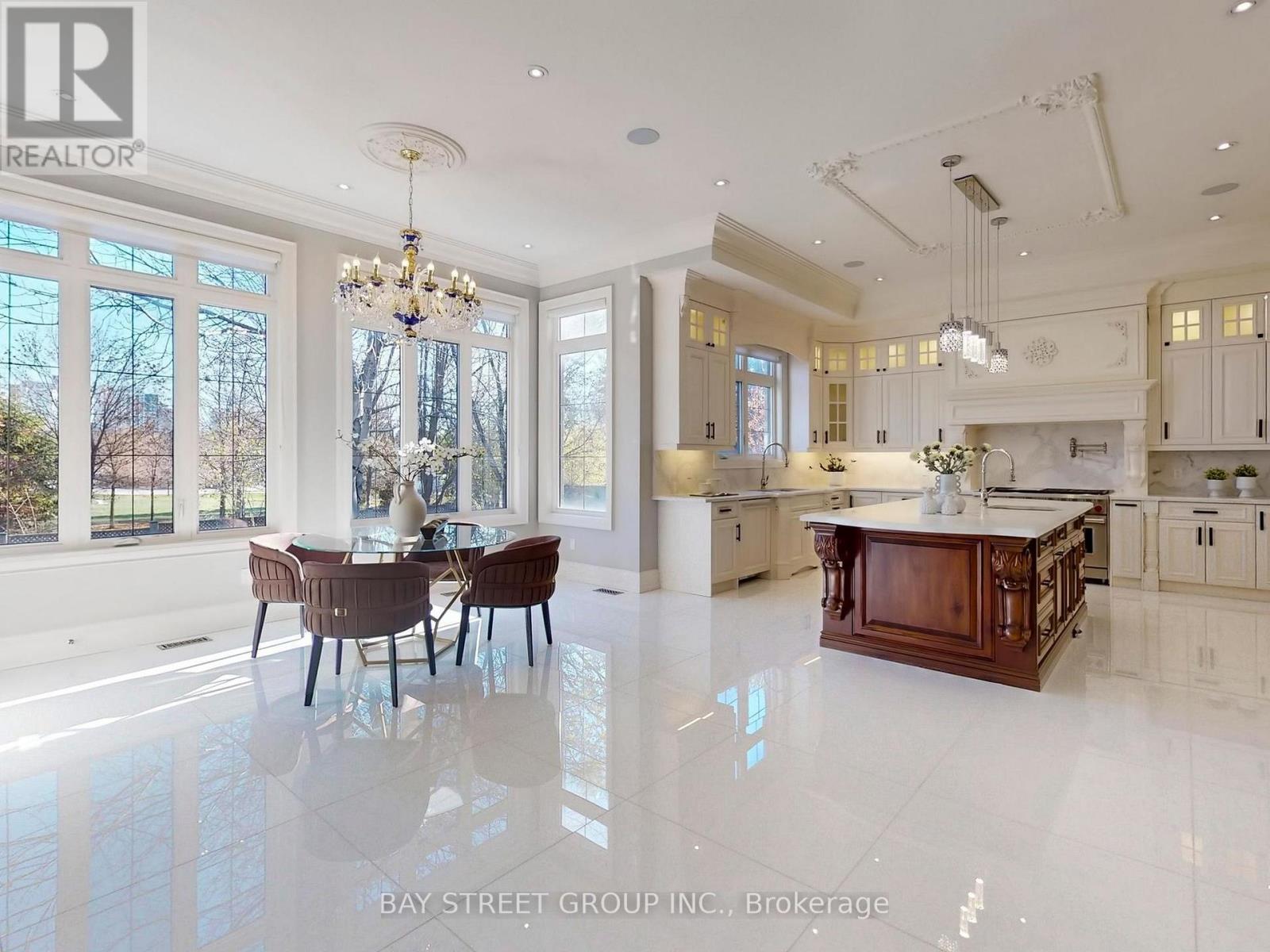 3 Claridge Drive, Richmond Hill, Ontario  L4C 6G8 - Photo 16 - N12563286