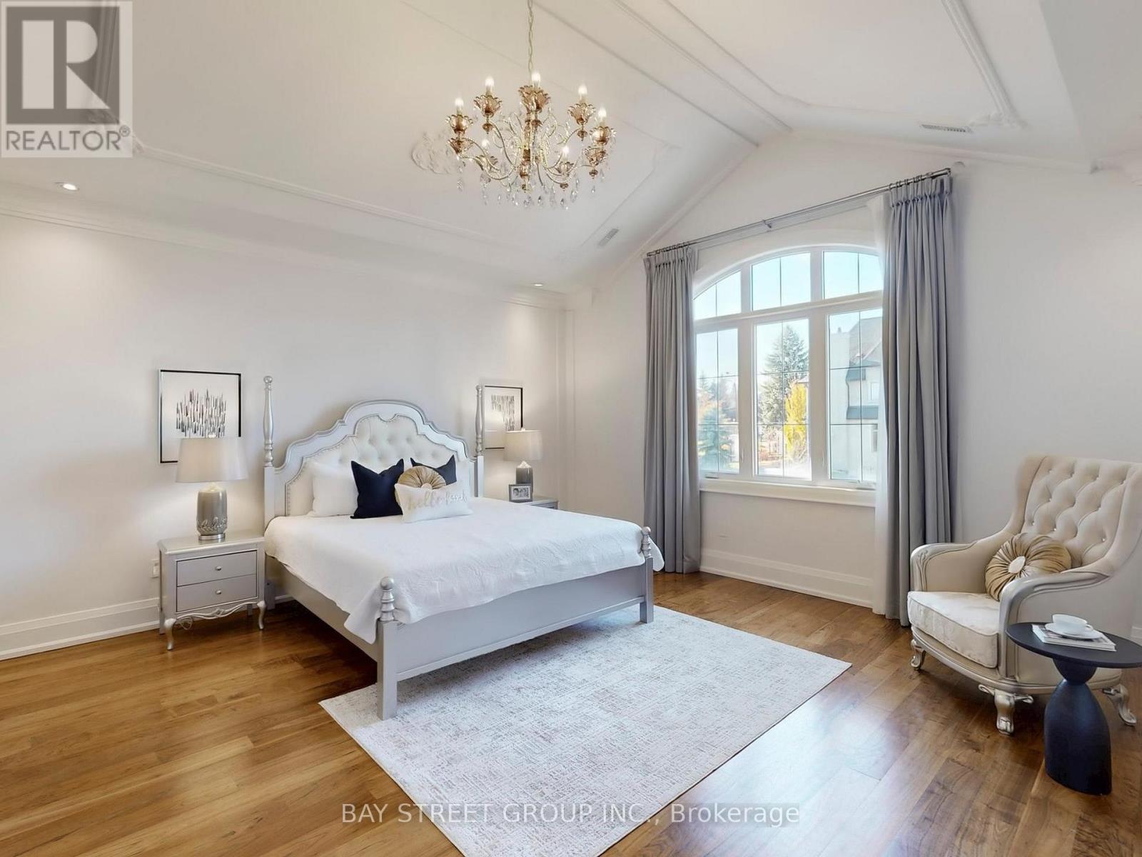 3 Claridge Drive, Richmond Hill, Ontario  L4C 6G8 - Photo 37 - N12563286