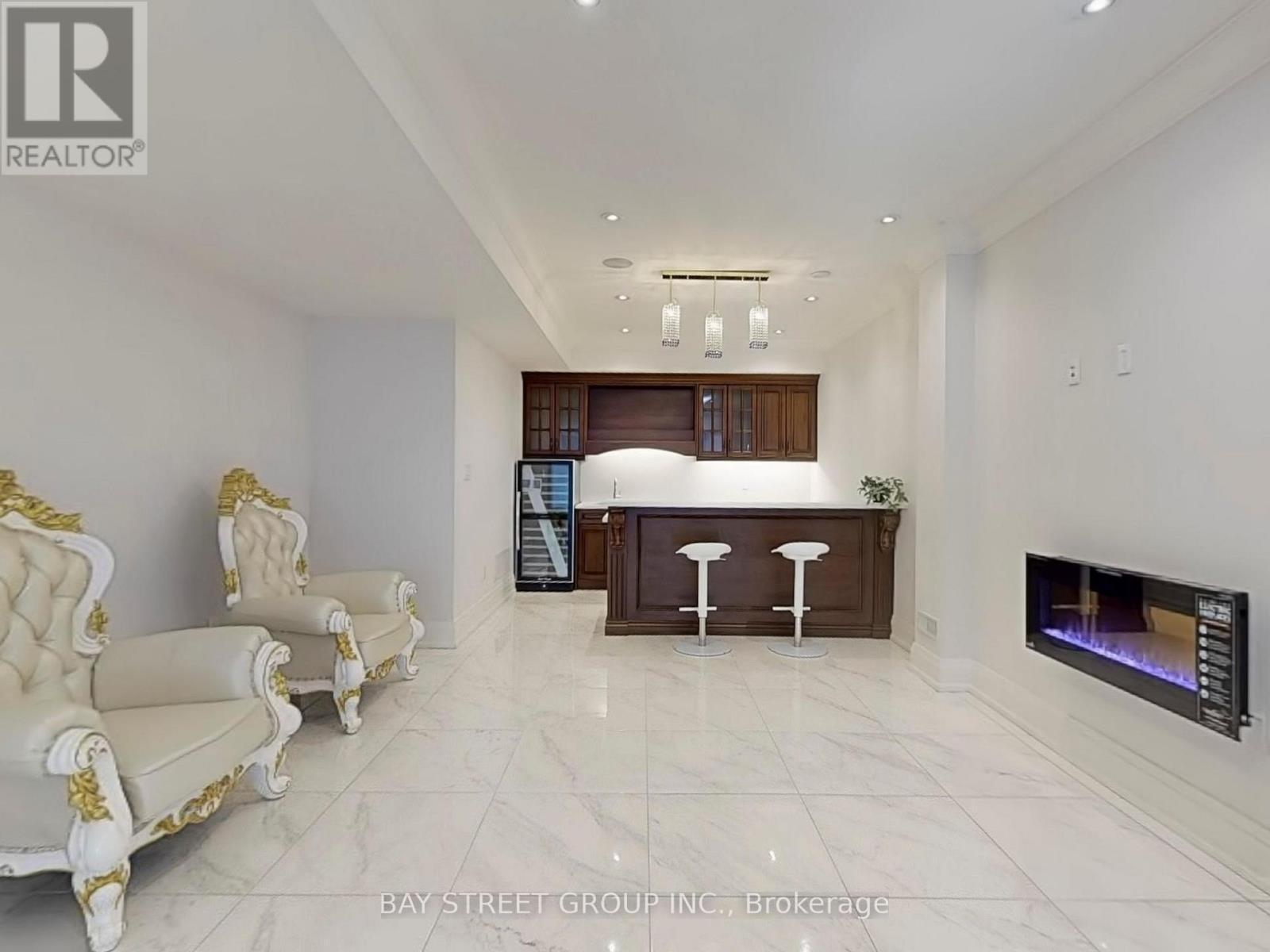 3 Claridge Drive, Richmond Hill, Ontario  L4C 6G8 - Photo 40 - N12563286