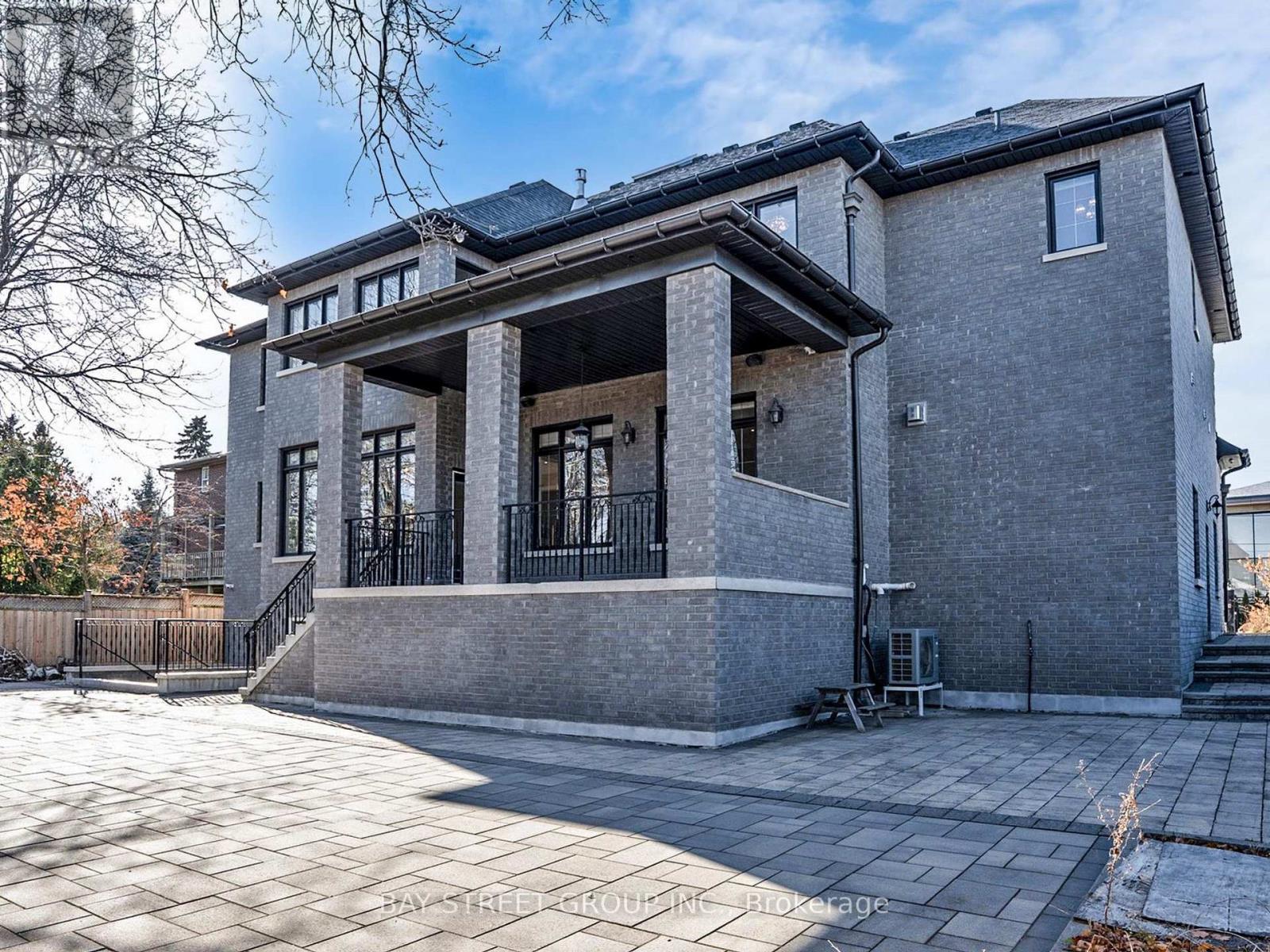 3 Claridge Drive, Richmond Hill, Ontario  L4C 6G8 - Photo 44 - N12563286