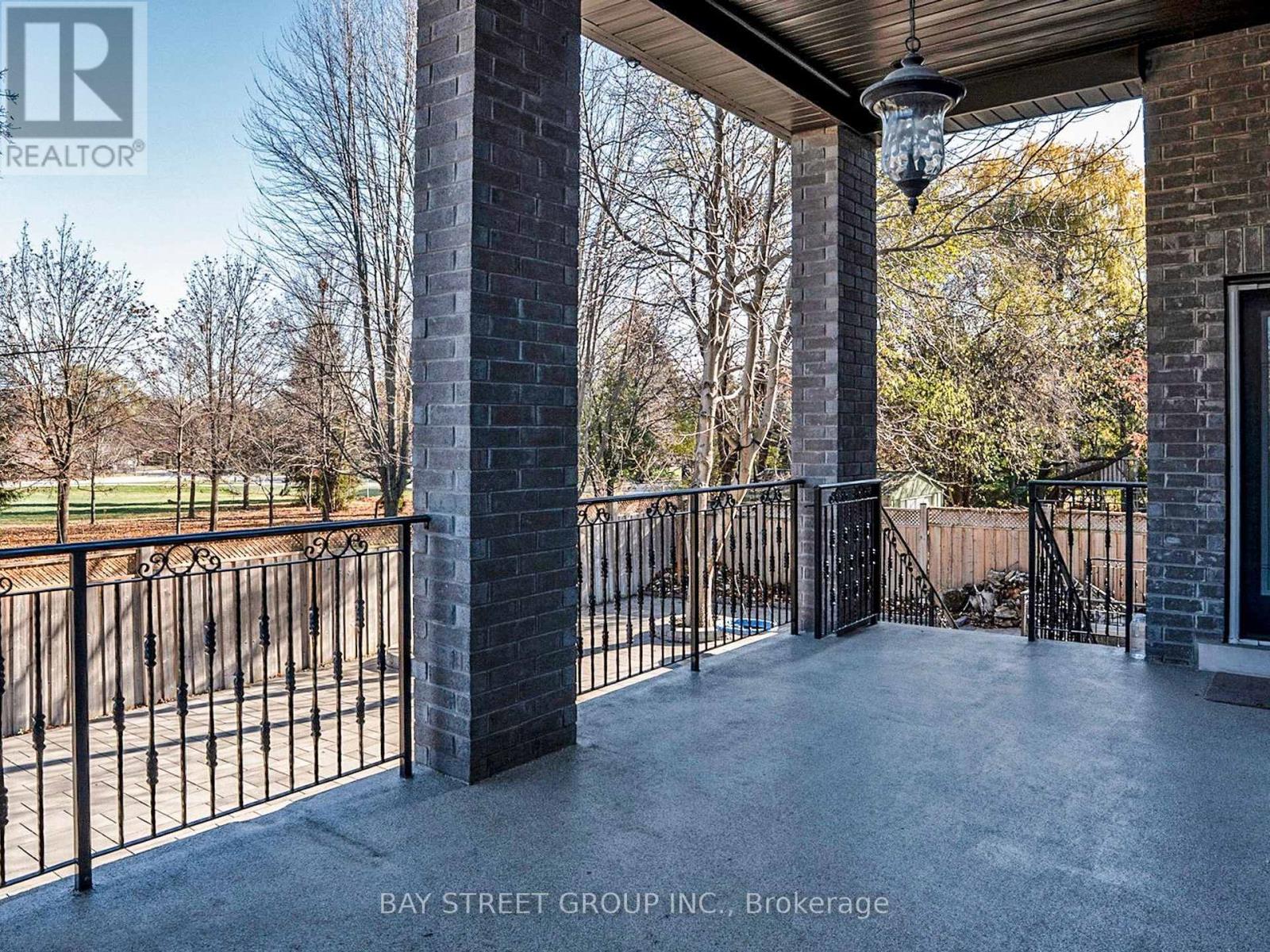 3 Claridge Drive, Richmond Hill, Ontario  L4C 6G8 - Photo 45 - N12563286