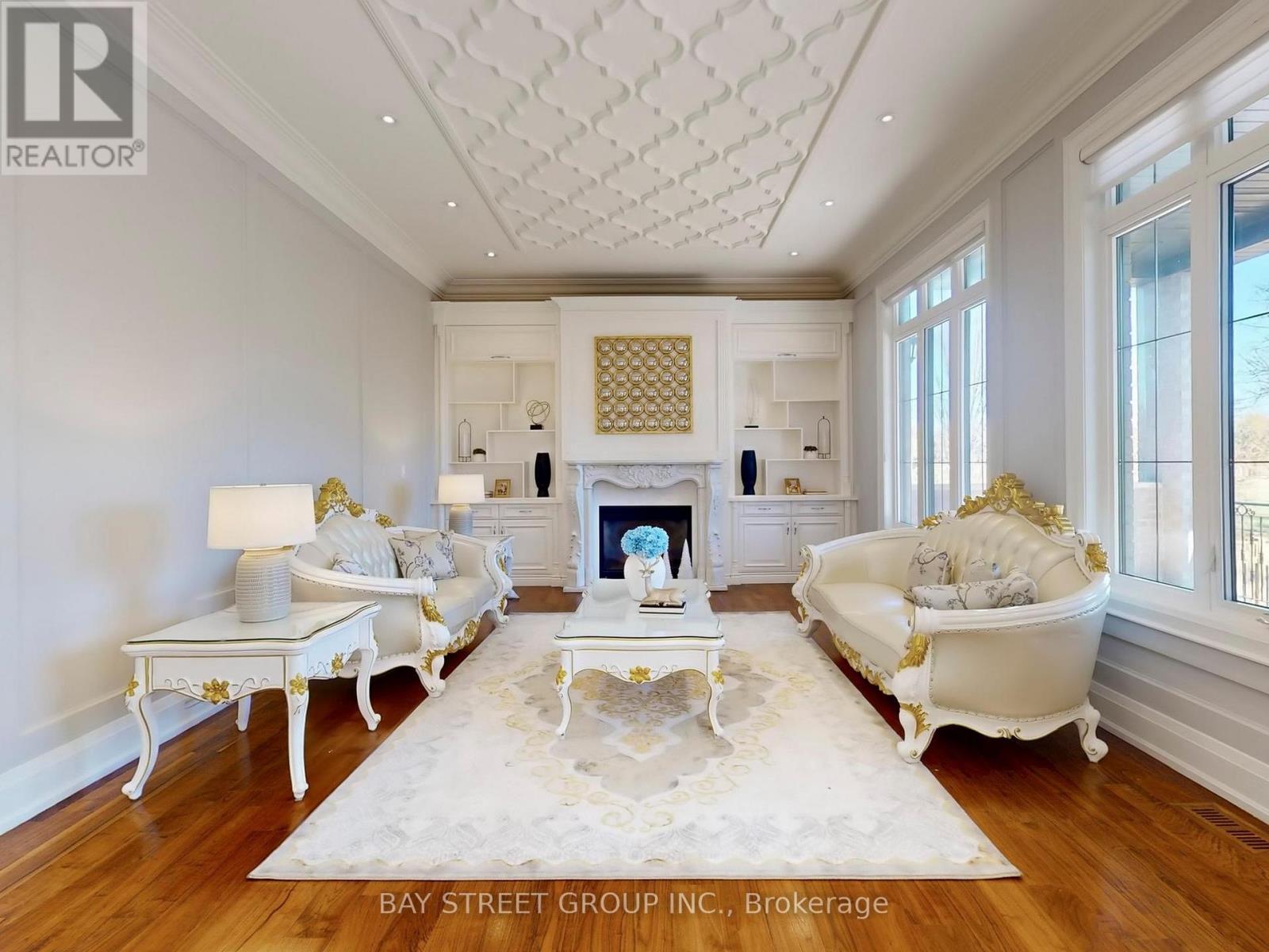 3 Claridge Drive, Richmond Hill, Ontario  L4C 6G8 - Photo 9 - N12563286