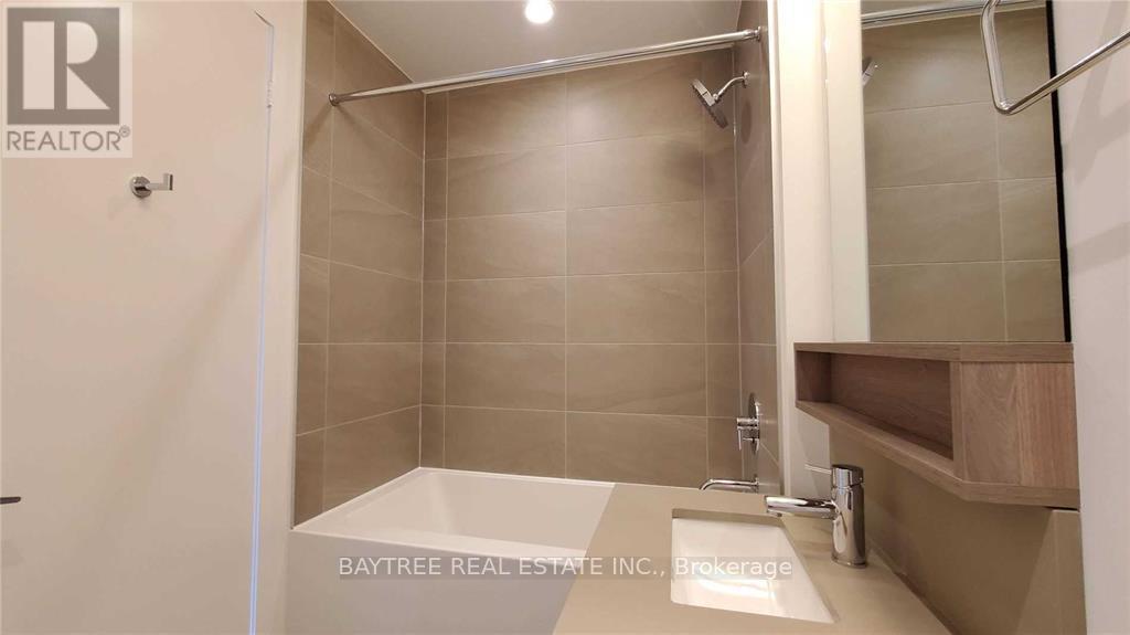 3908 - 950 Portage Parkway, Vaughan, Ontario  L4K 0J7 - Photo 3 - N12563296