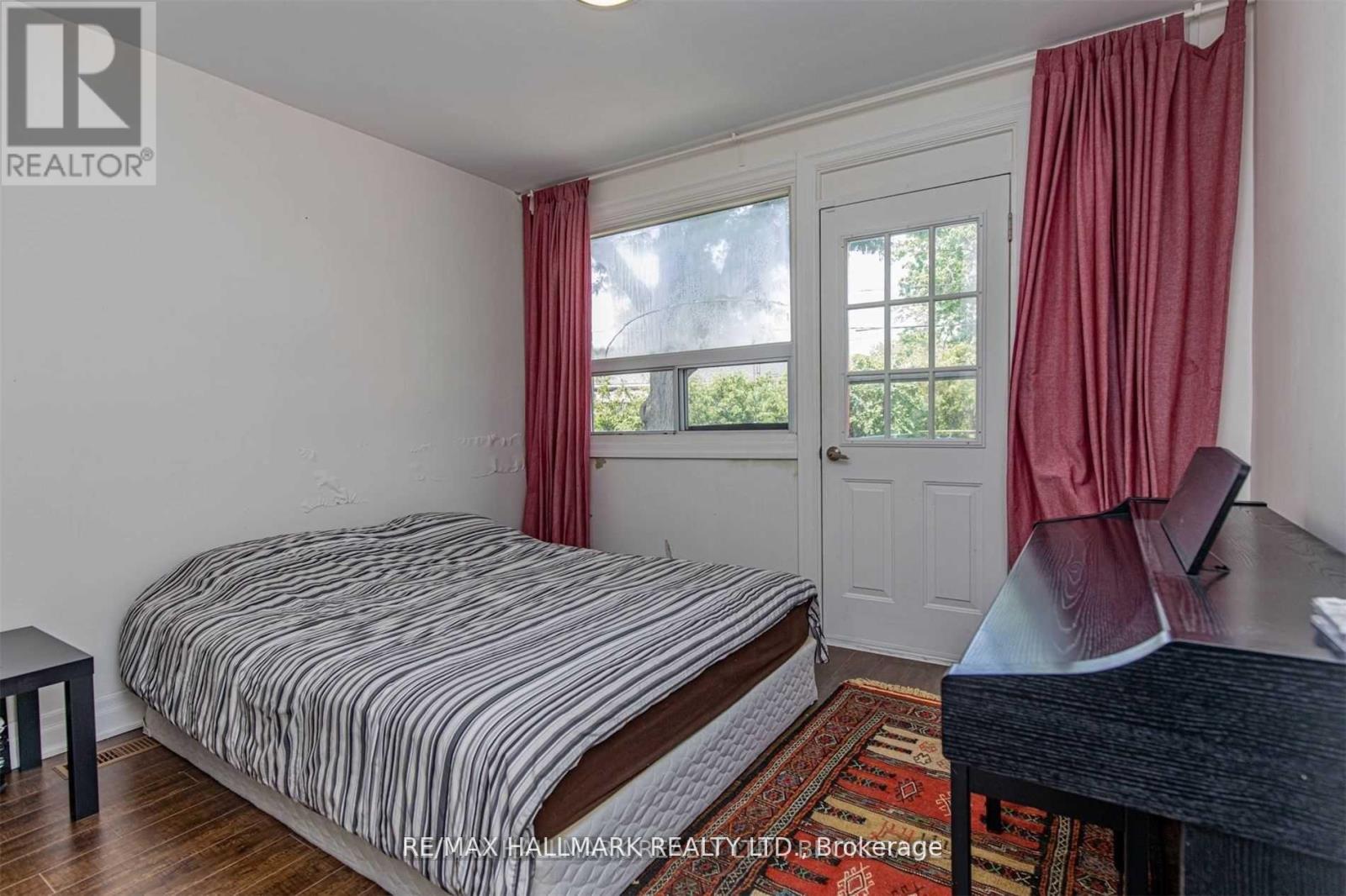 # Main - 283 Taylor Mills Drive N, Richmond Hill, Ontario  L4C 2T8 - Photo 14 - N12563304