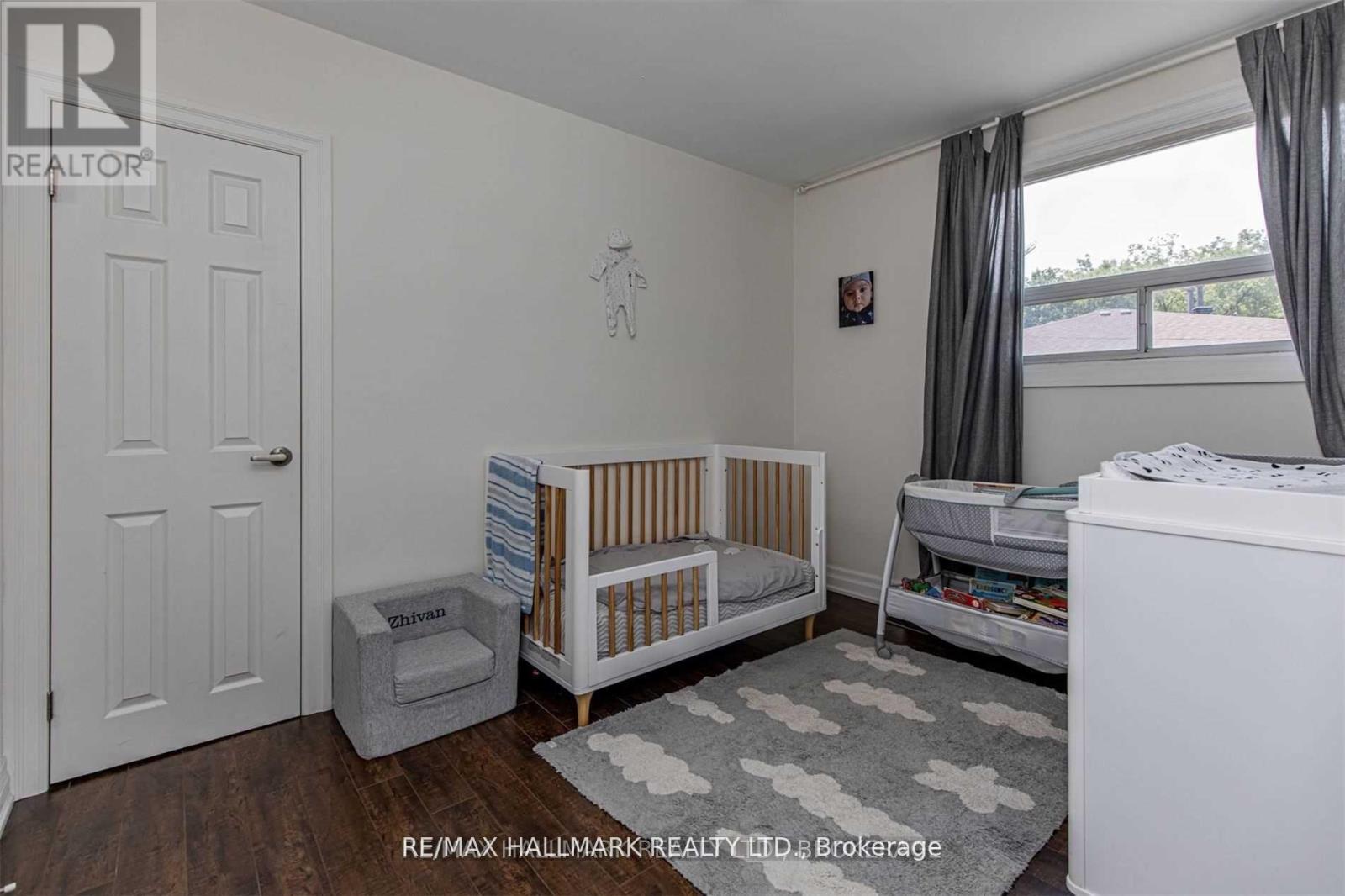 # Main - 283 Taylor Mills Drive N, Richmond Hill, Ontario  L4C 2T8 - Photo 15 - N12563304