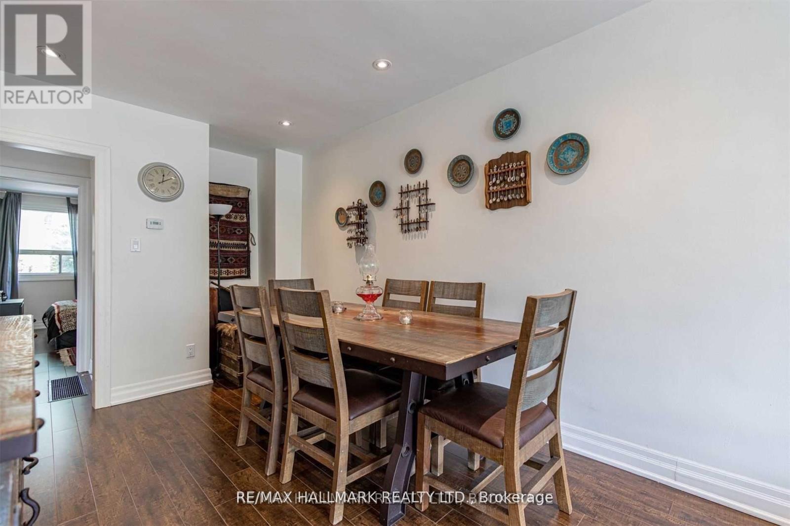 # Main - 283 Taylor Mills Drive N, Richmond Hill, Ontario  L4C 2T8 - Photo 9 - N12563304