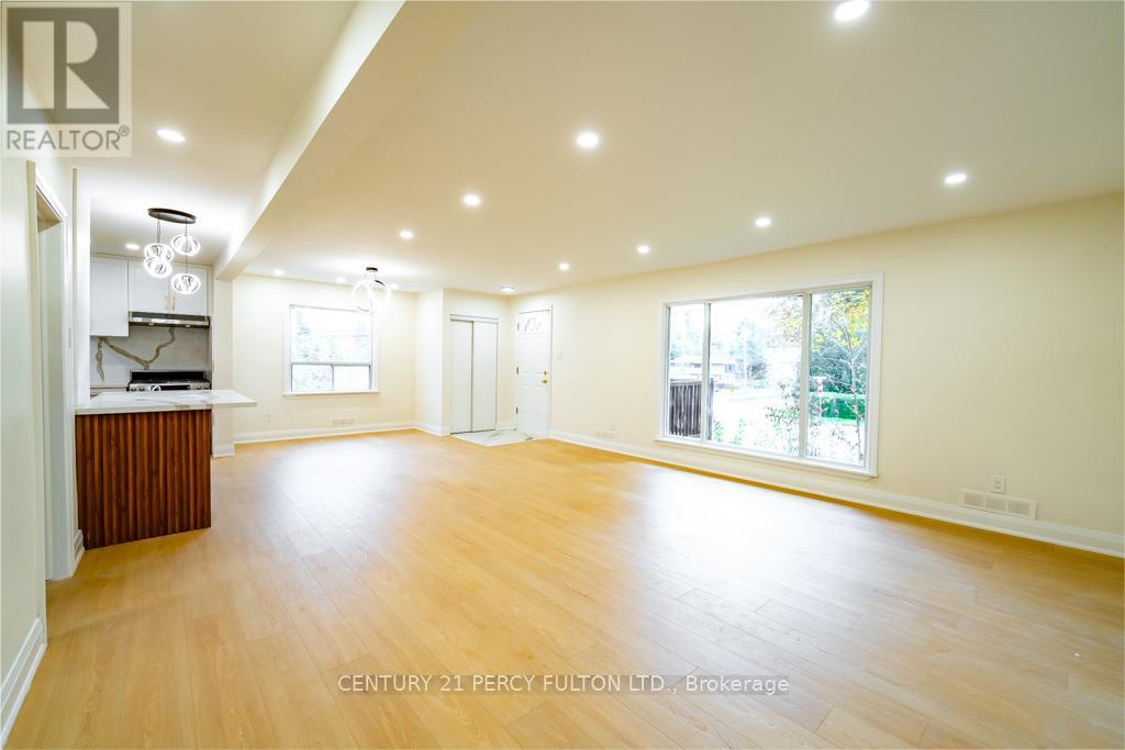 Main - 243 Ruggles Avenue, Richmond Hill, Ontario  L4C 1Y6 - Photo 11 - N12563332