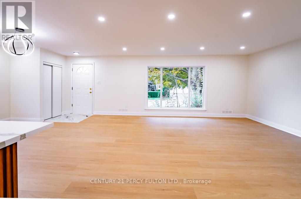 Bsmt #1 - 243 Ruggles Avenue, Richmond Hill, Ontario L4C 1Y6 - Photo 19 - N12563338