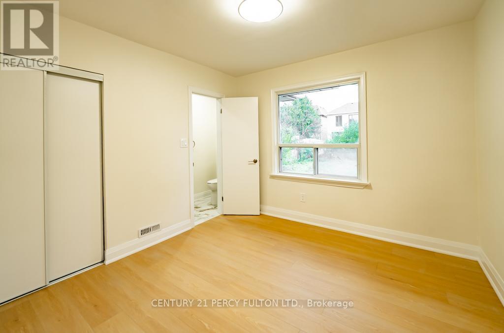 Bsmt #2 - 243 Ruggles Avenue, Richmond Hill, Ontario  L4C 1Y6 - Photo 14 - N12563342