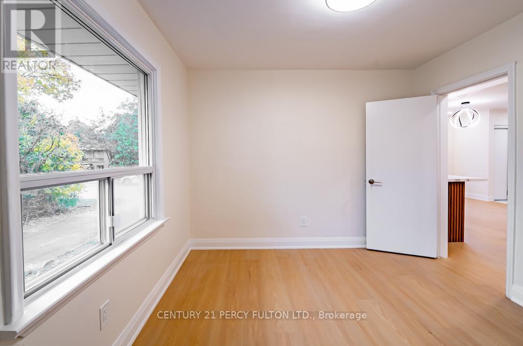 Bsmt #2 - 243 Ruggles Avenue, Richmond Hill, Ontario  L4C 1Y6 - Photo 18 - N12563342