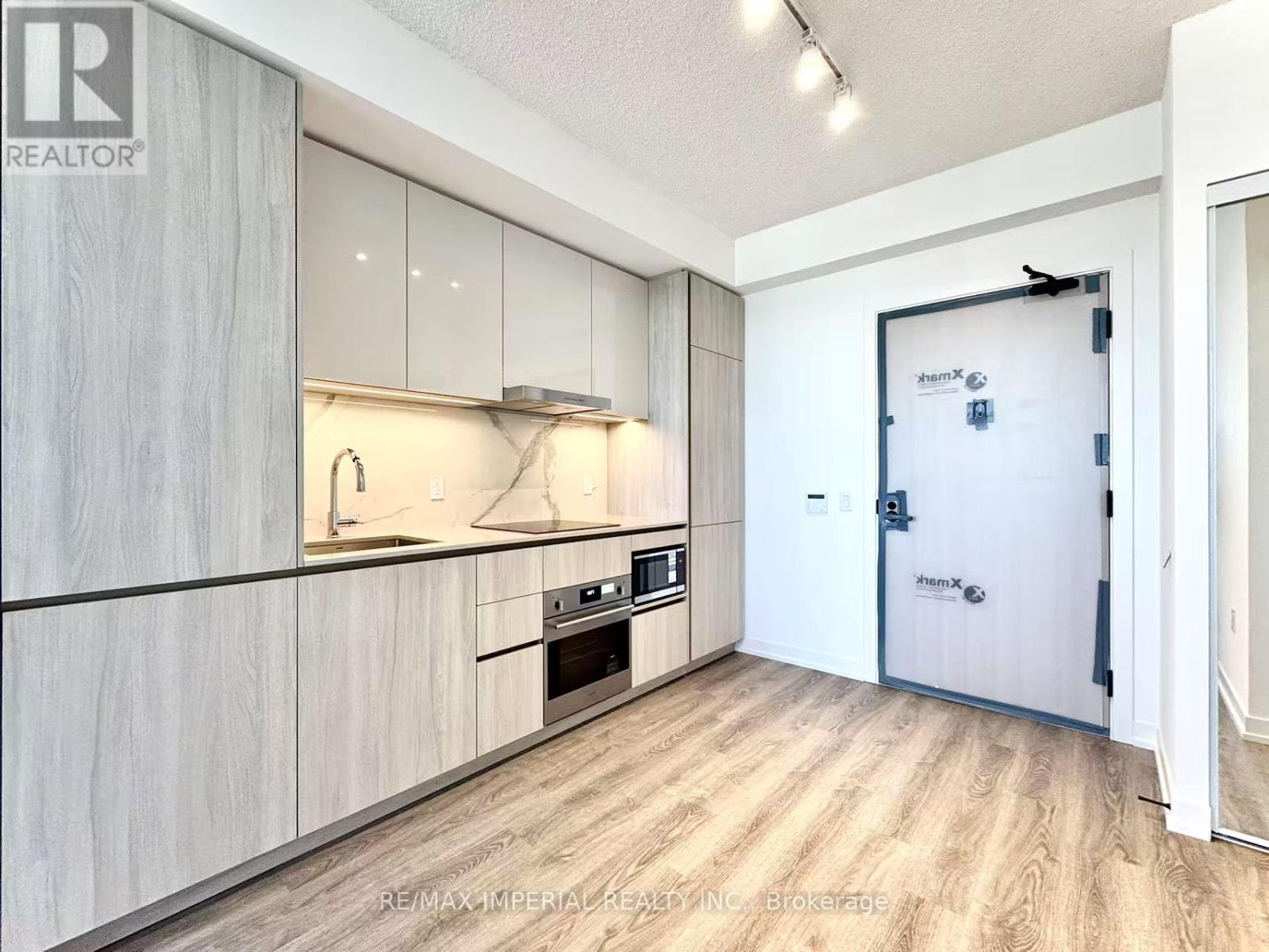 2503 - 8 INTERCHANGE WAY, Vaughan, Ontario