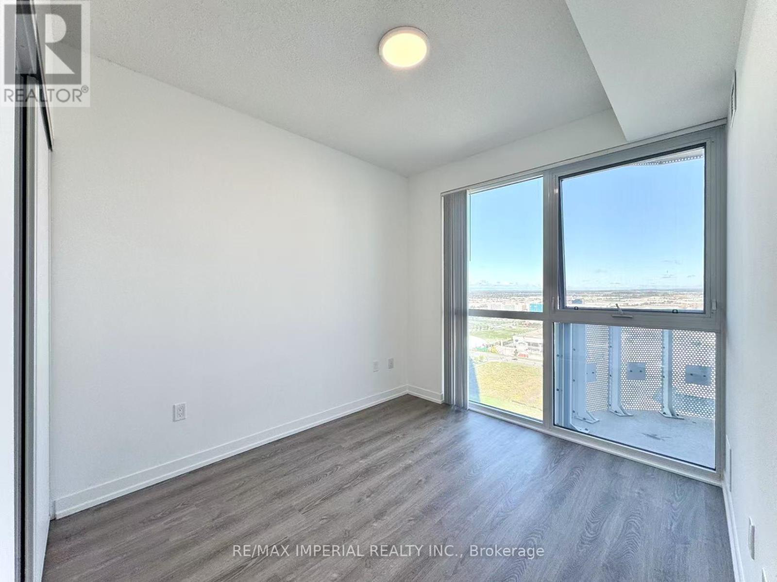 2503 - 8 Interchange Way, Vaughan, Ontario  L4K 0R2 - Photo 3 - N12563364