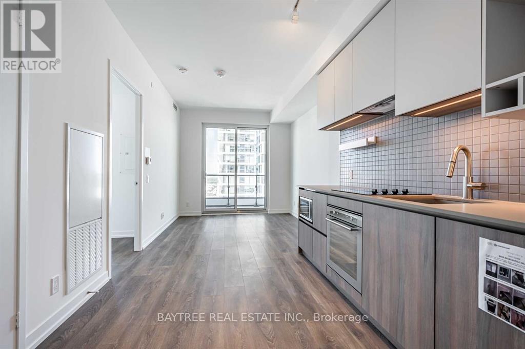 3910 - 950 Portage Parkway, Vaughan, Ontario  L4K 0J7 - Photo 2 - N12563370