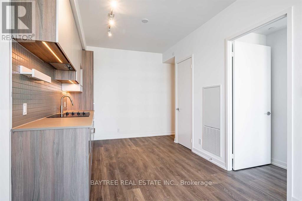 3910 - 950 Portage Parkway, Vaughan, Ontario  L4K 0J7 - Photo 7 - N12563370