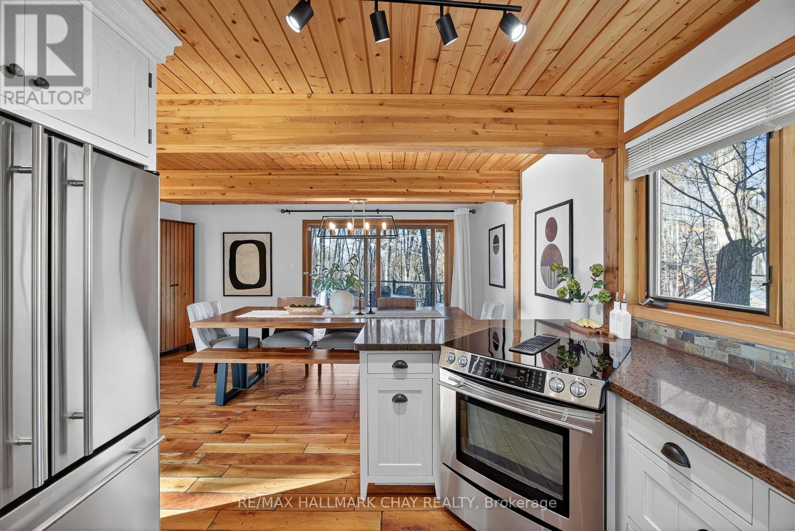 37 Pine Ridge Trail, Oro-Medonte (Horseshoe Valley), Ontario  L4M 4Y8 - Photo 19 - S12563374