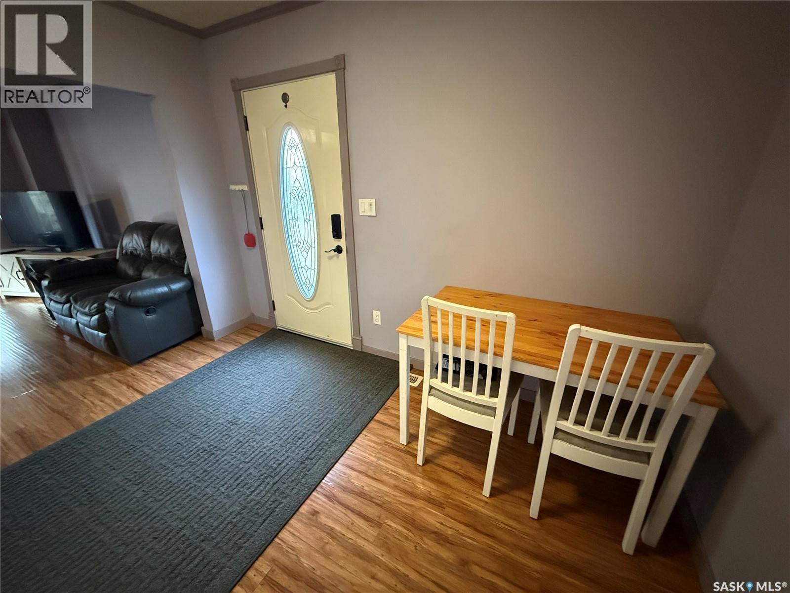 237 Perkins Street, Estevan, Saskatchewan  S4A 0C3 - Photo 2 - SK024349