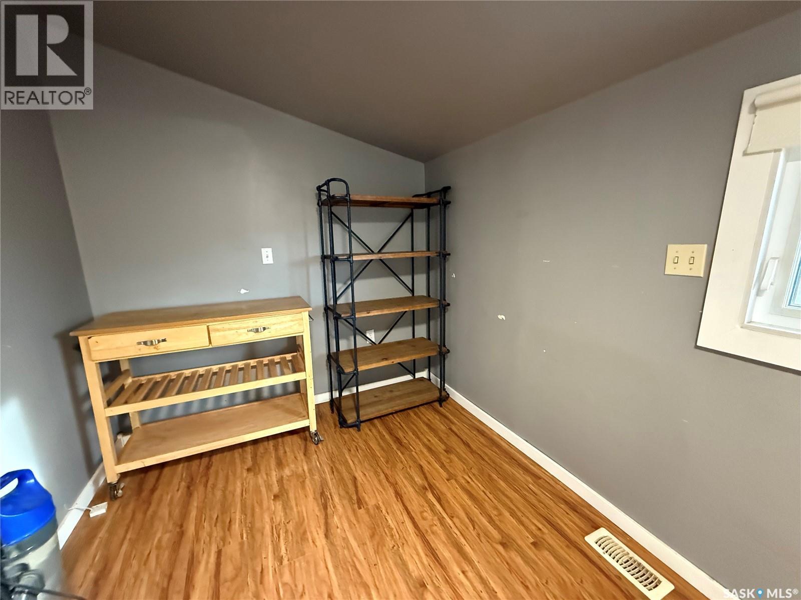 237 Perkins Street, Estevan, Saskatchewan  S4A 0C3 - Photo 7 - SK024349