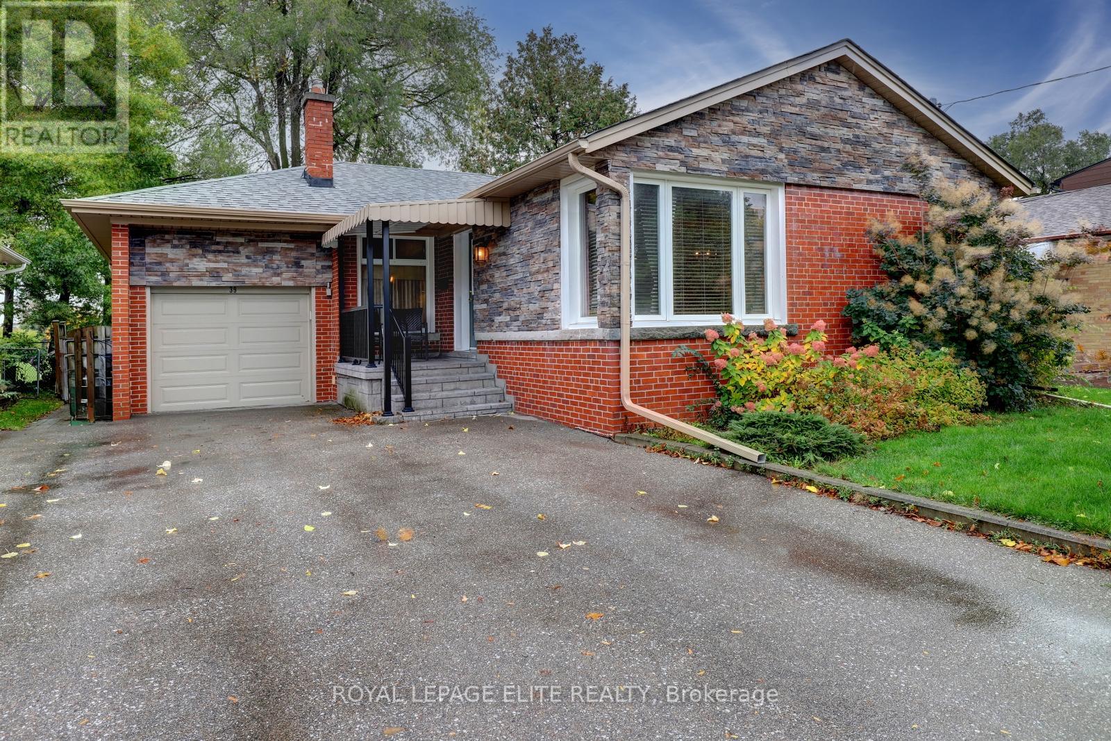 39 SEALCOVE DRIVE, Toronto, Ontario