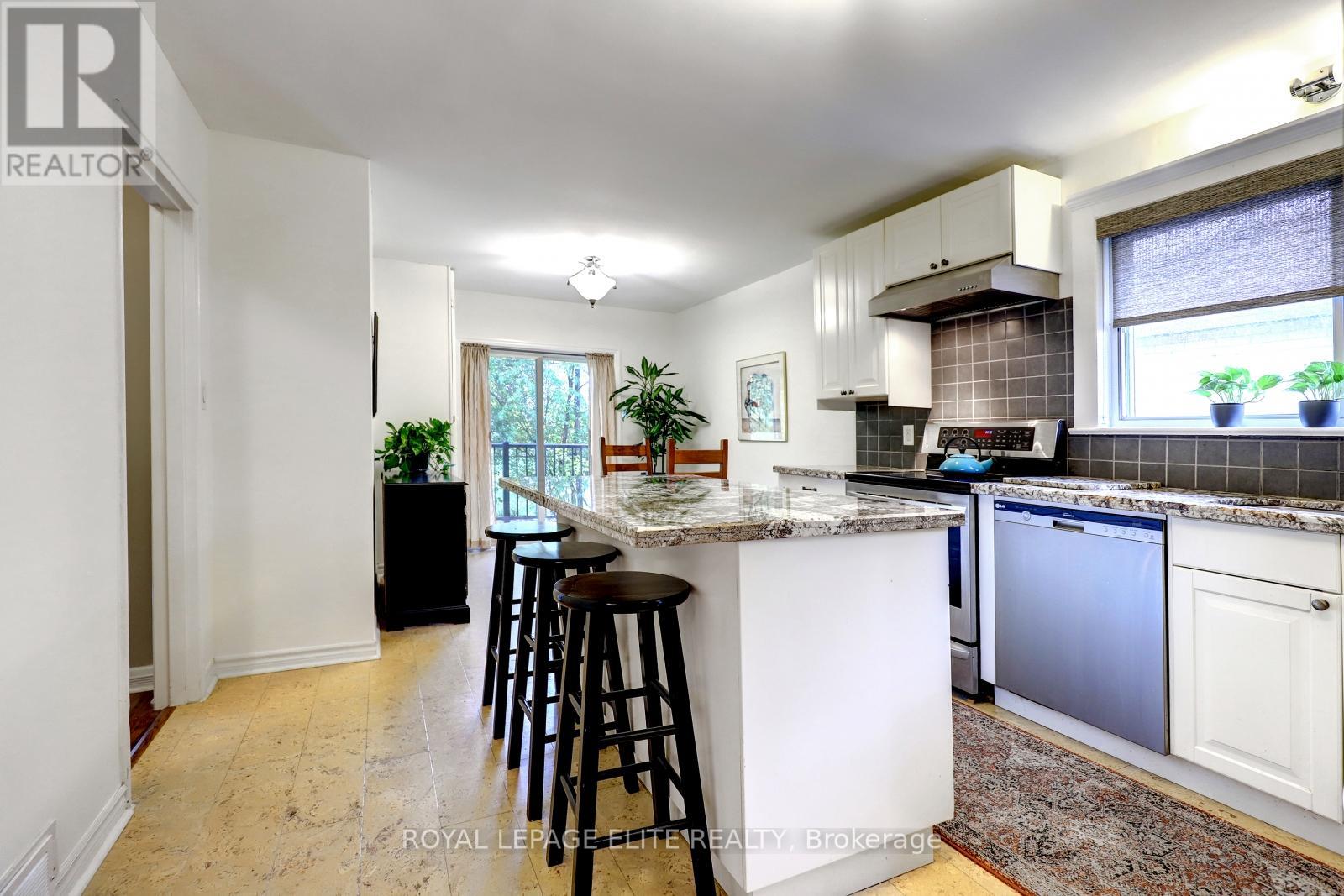 39 Sealcove Drive, Toronto, Ontario  M9C 2C7 - Photo 10 - W12563256