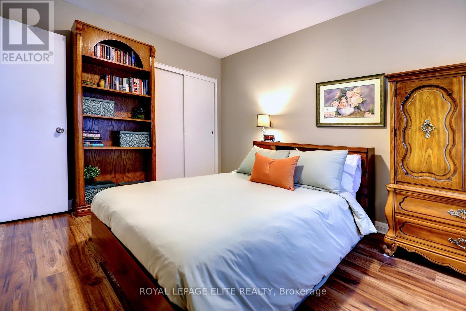 39 Sealcove Drive, Toronto, Ontario  M9C 2C7 - Photo 16 - W12563256