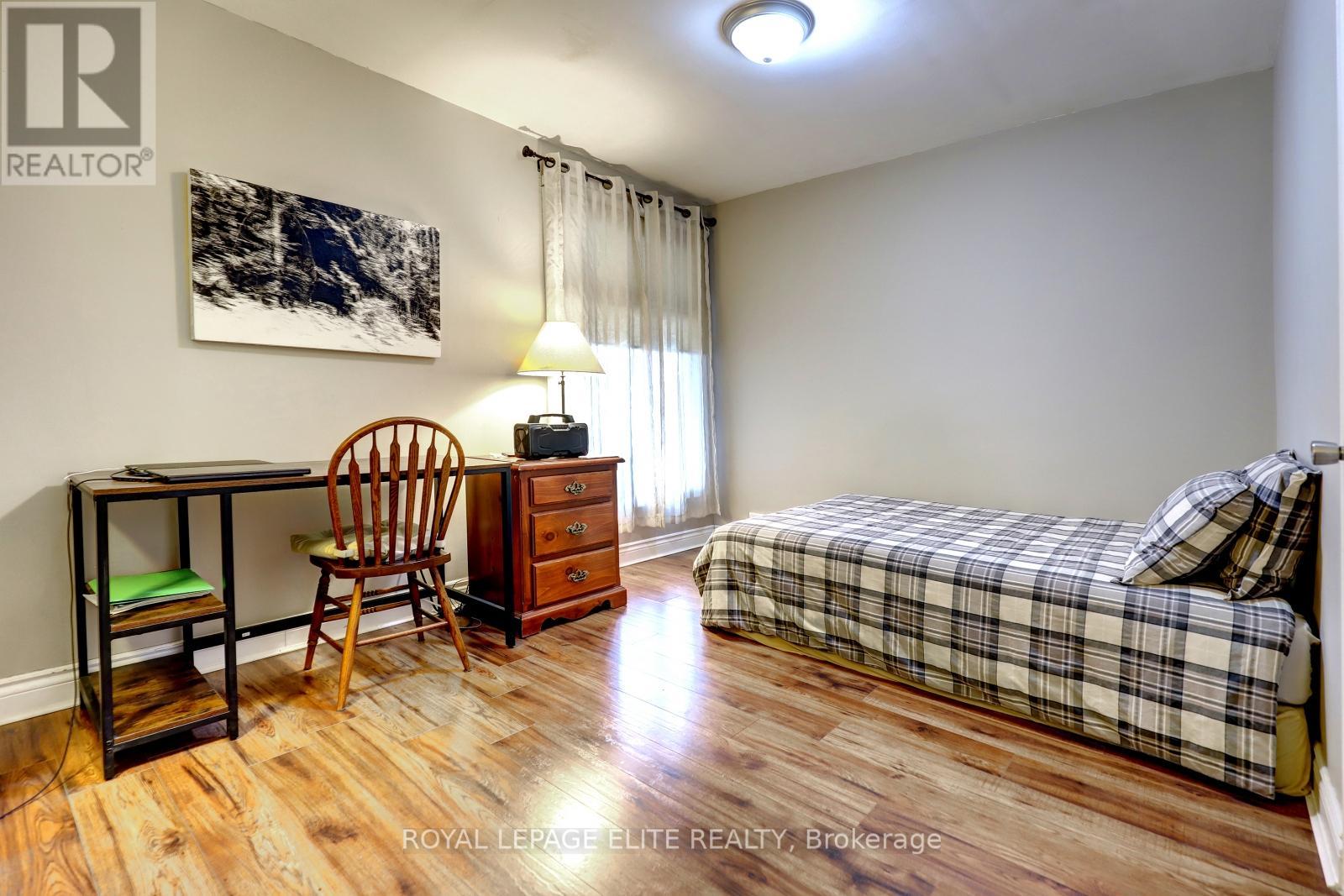 39 Sealcove Drive, Toronto, Ontario  M9C 2C7 - Photo 18 - W12563256