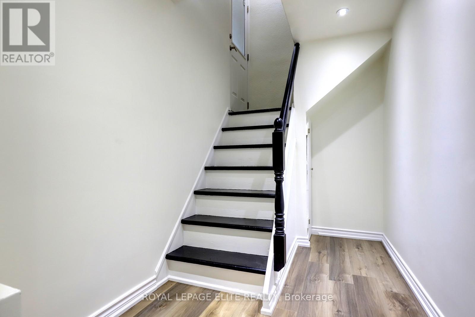 39 Sealcove Drive, Toronto, Ontario  M9C 2C7 - Photo 19 - W12563256