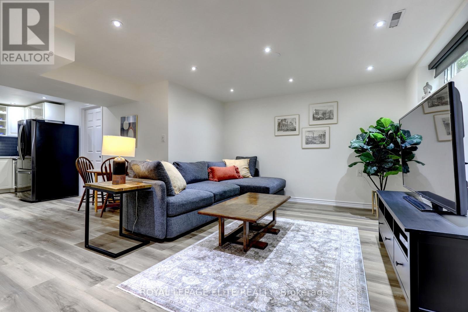 39 Sealcove Drive, Toronto, Ontario  M9C 2C7 - Photo 21 - W12563256