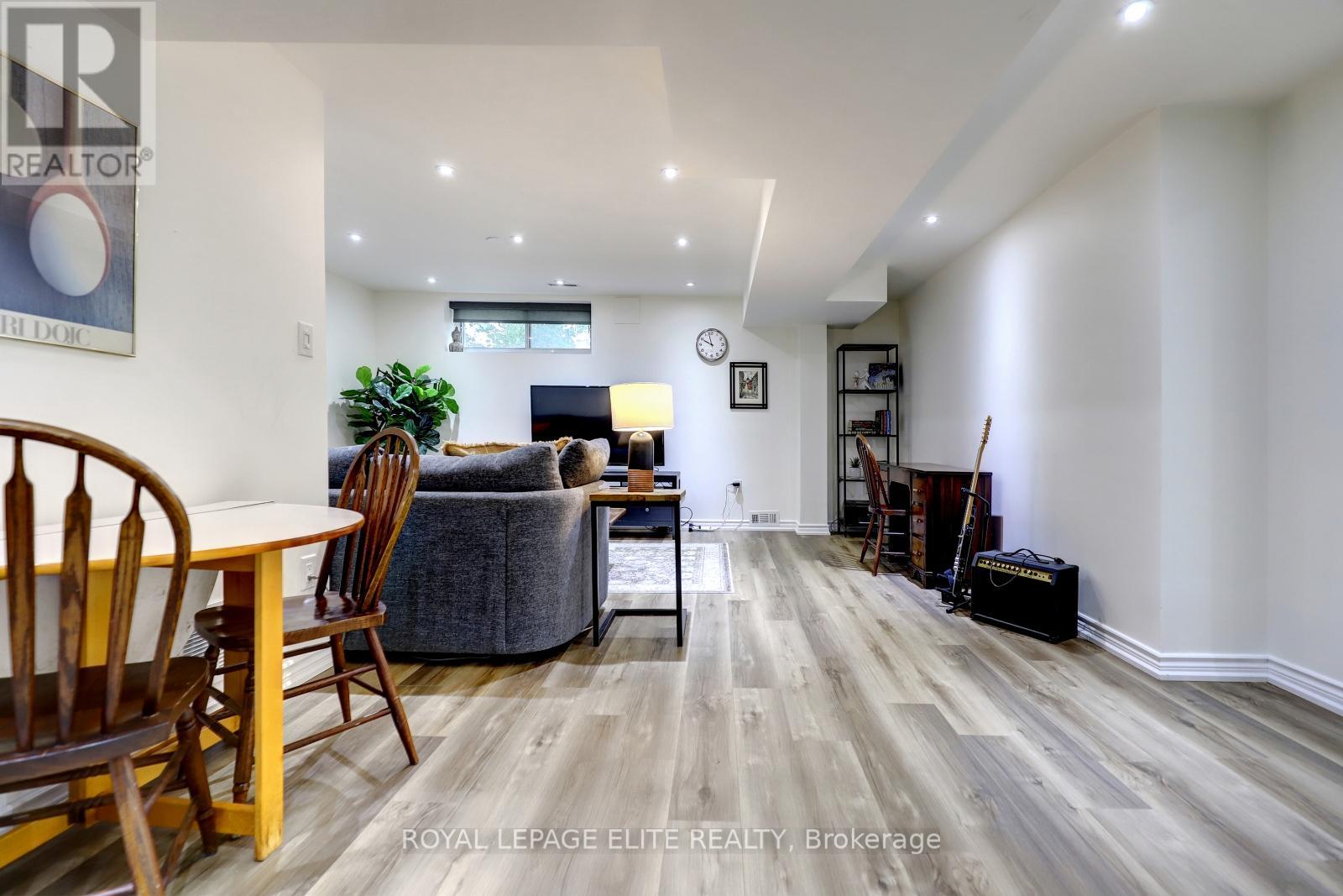 39 Sealcove Drive, Toronto, Ontario  M9C 2C7 - Photo 22 - W12563256