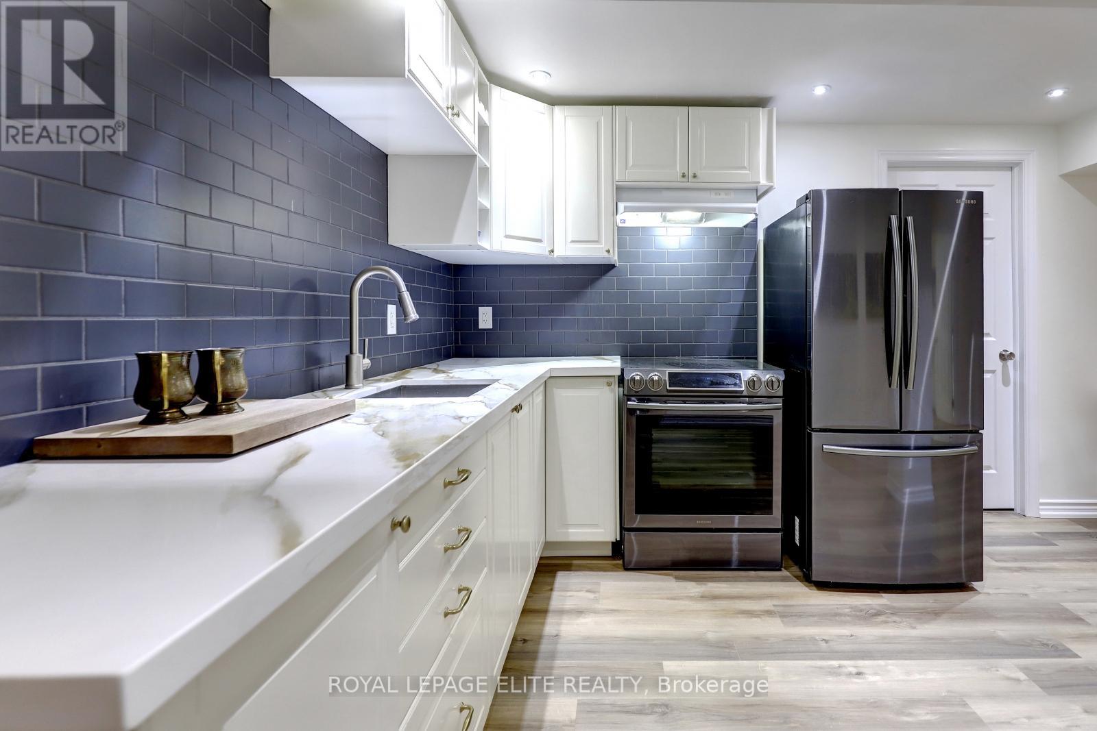 39 Sealcove Drive, Toronto, Ontario  M9C 2C7 - Photo 25 - W12563256