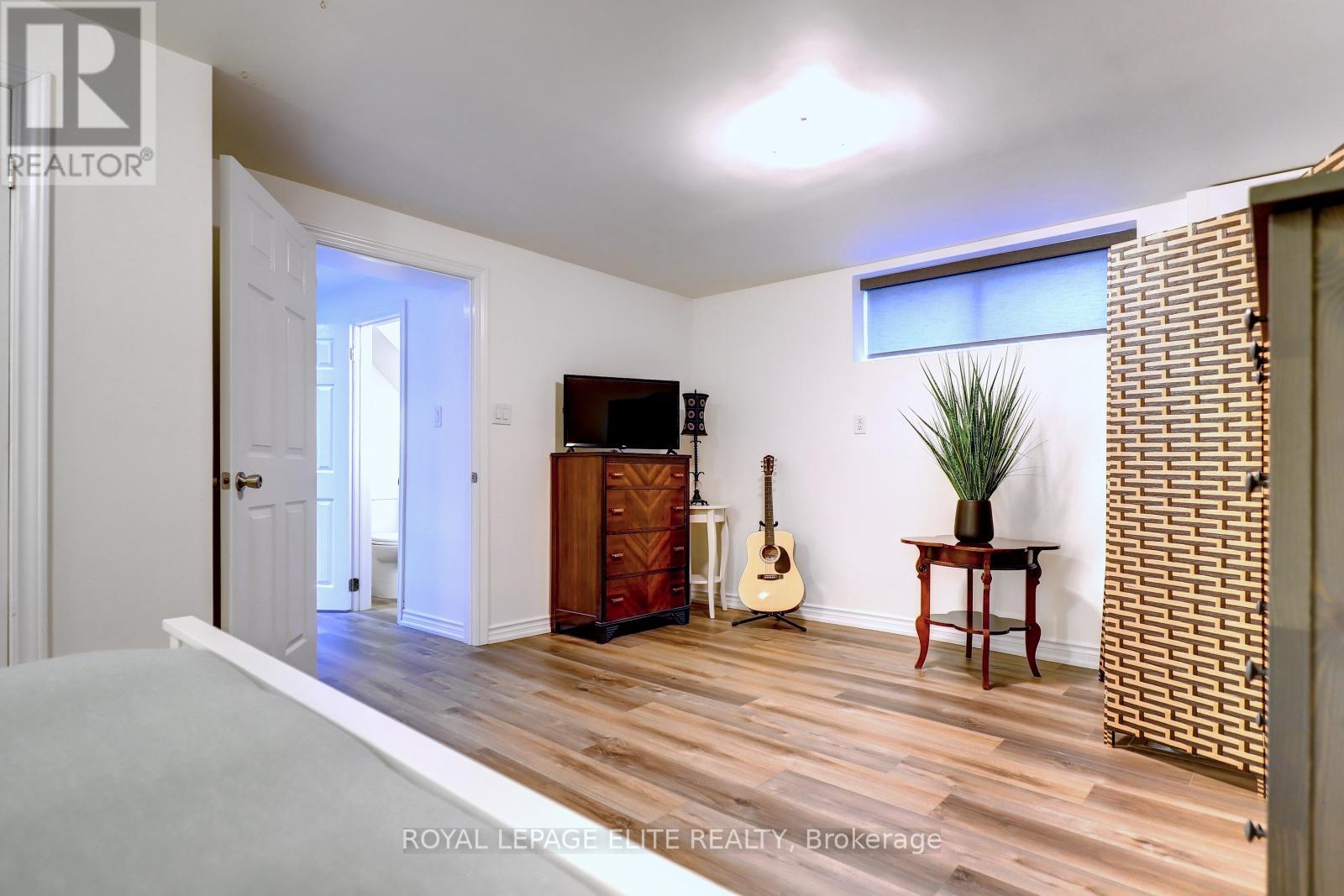 39 Sealcove Drive, Toronto, Ontario  M9C 2C7 - Photo 29 - W12563256